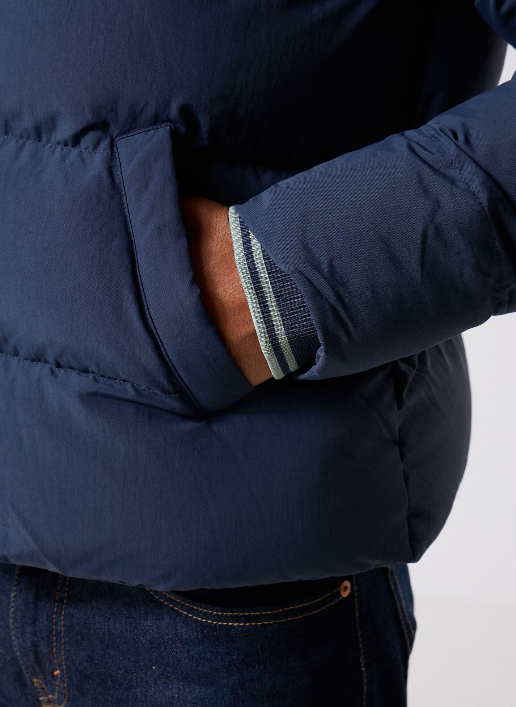 Doudounes Raglan Sleeve Padded Jacket homme bleu Fred Perry Doudounes Raglan Sleeve Padded Jacket homme bleu Dark Airforce