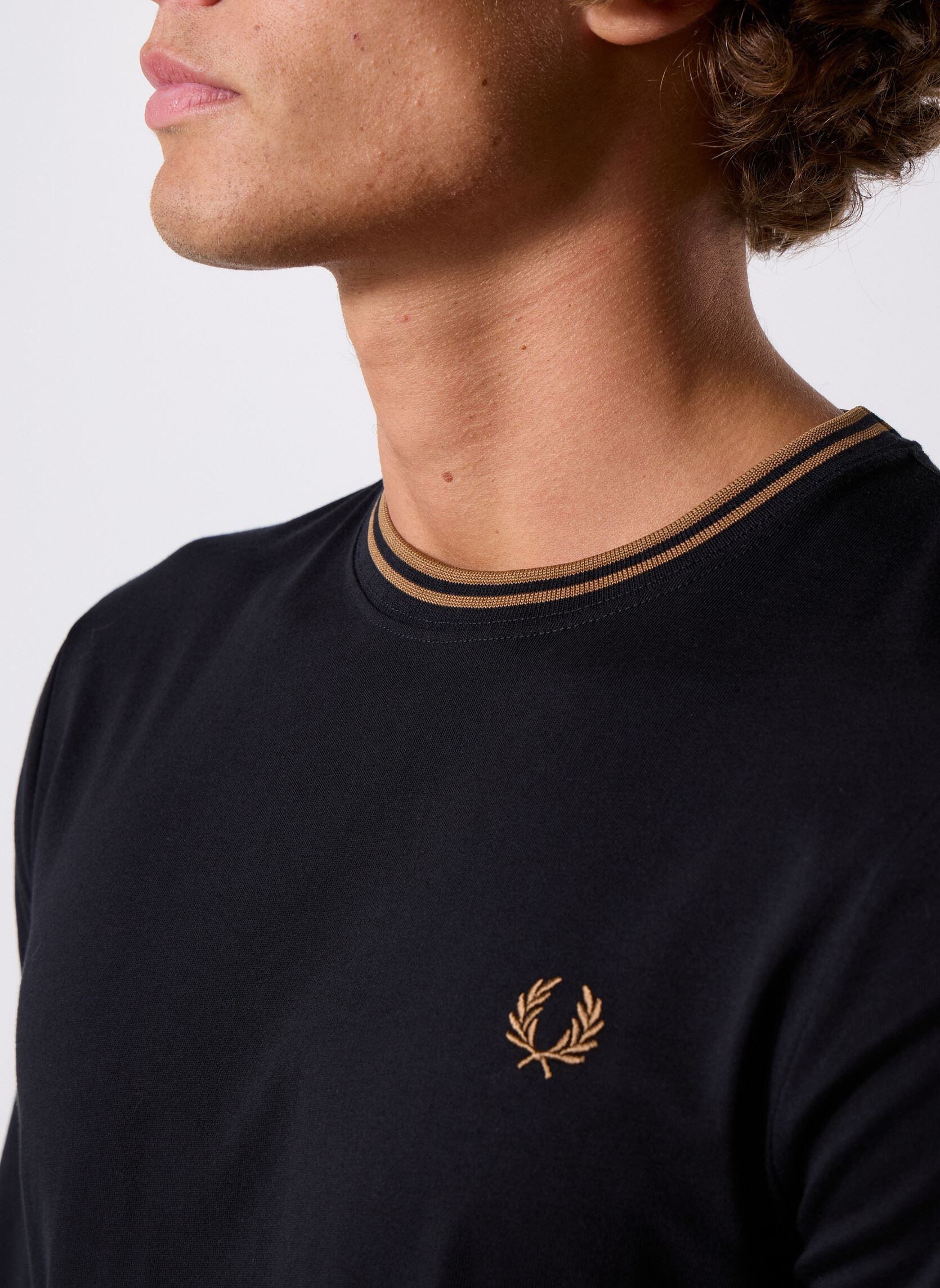 Sweats Ls Twin Tipped T-Shirt homme noir Fred Perry Sweats Ls Twin Tipped T-Shirt homme noir Black