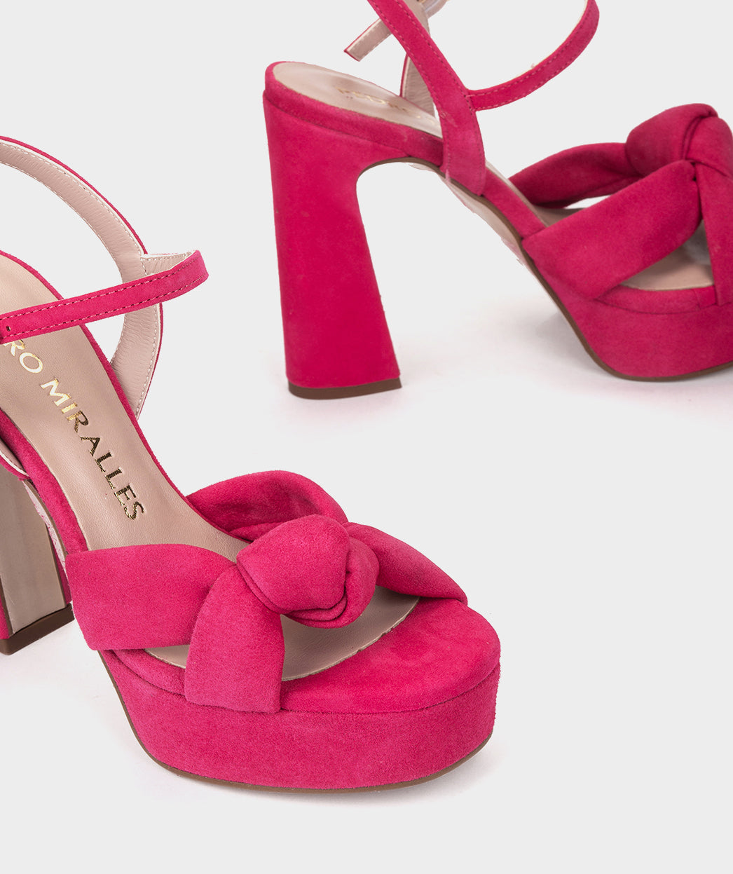 Sandales VERSALLES SANDALES À TALONS EN DAIM COULEUR FRAMBOISE femme rose Pedro Miralles Sandales VERSALLES SANDALES À TALONS EN DAIM COULEUR FRAMBOISE femme rose Rose