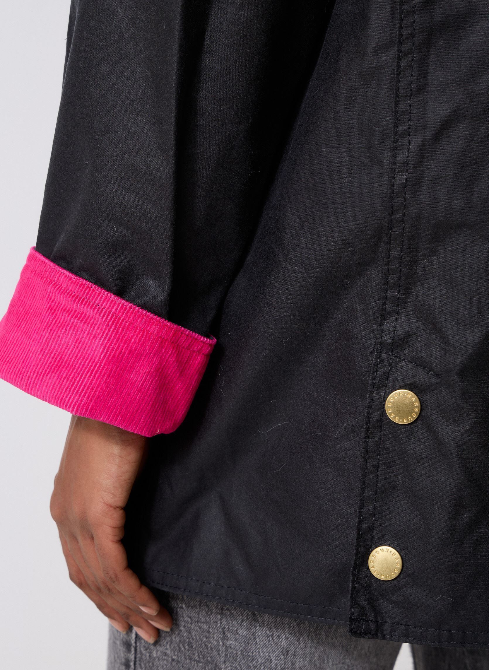 Winterjas Icons Modern Beadnell Wax Jacket dames blauw Barbour Winterjas Icons Modern Beadnell Wax Jacket dames blauw NAVY/FUSCHIA/CLASSIC