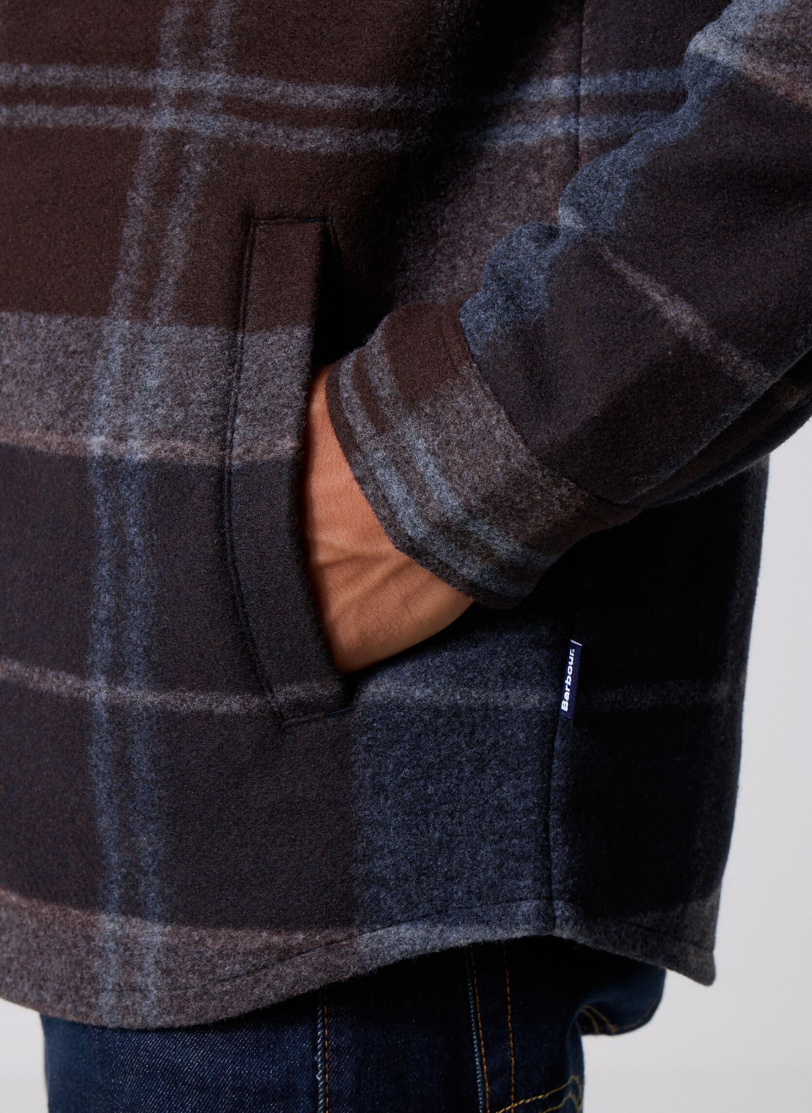 Vestes Chapter Tailored Check Overshirt homme multicolore Barbour Vestes Chapter Tailored Check Overshirt homme multicolore MIDNIGHT OAK TARTAN