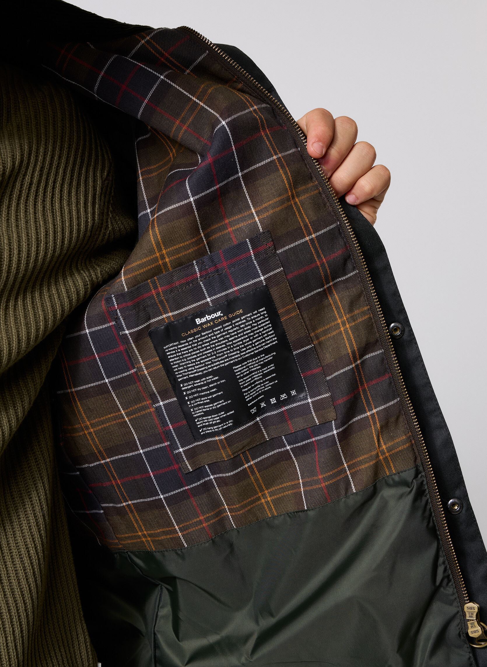 Winterjas Tracker Wax Jacket heren groen Barbour Winterjas Tracker Wax Jacket heren groen SAGE