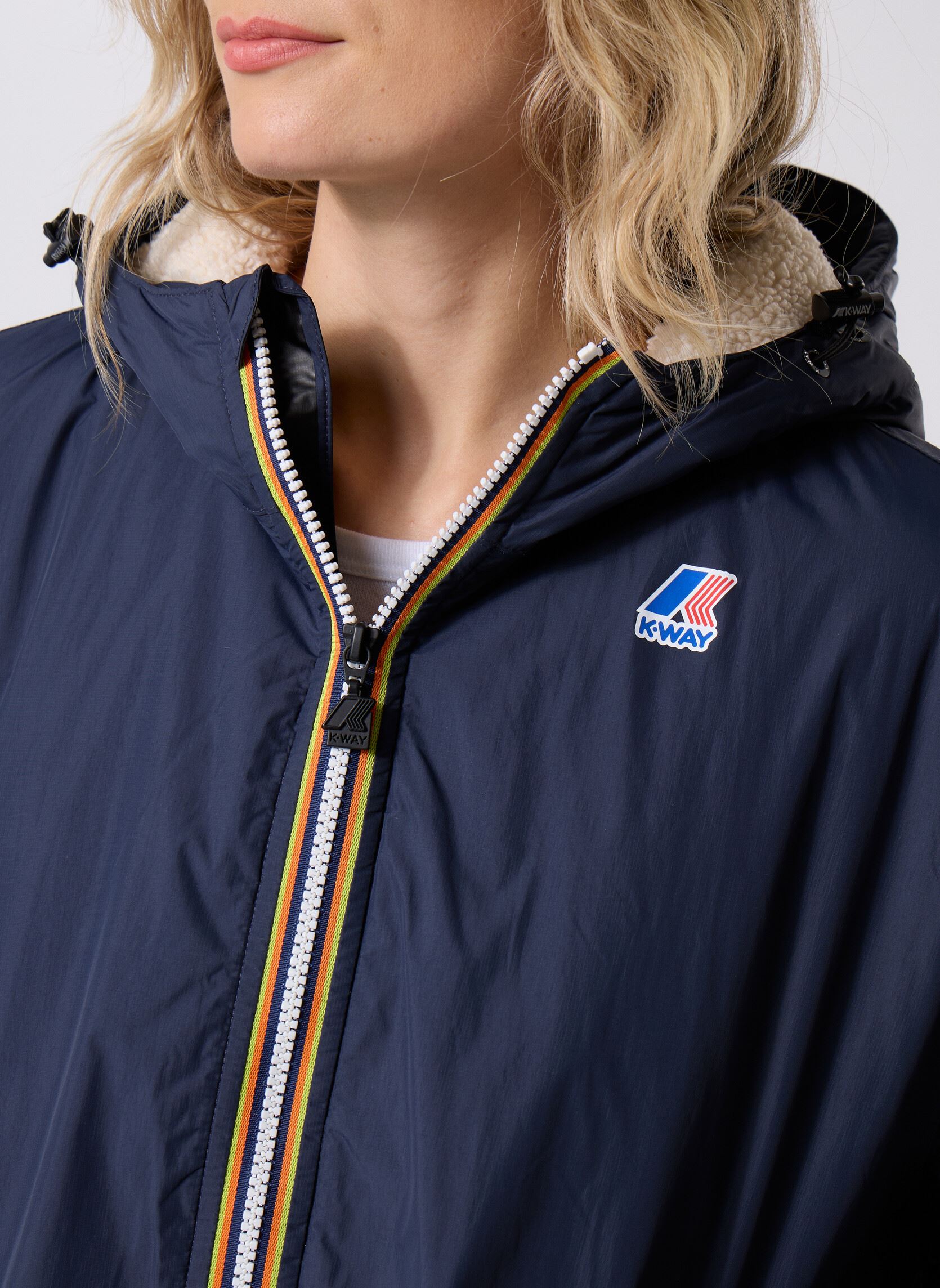 Vestes imperméable LE VRAI 4.0 EIFFEL EAST ORSETTO - Unisex bleu K-Way Vestes imperméable LE VRAI 4.0 EIFFEL EAST ORSETTO - Unisex bleu BLUE DEPTH