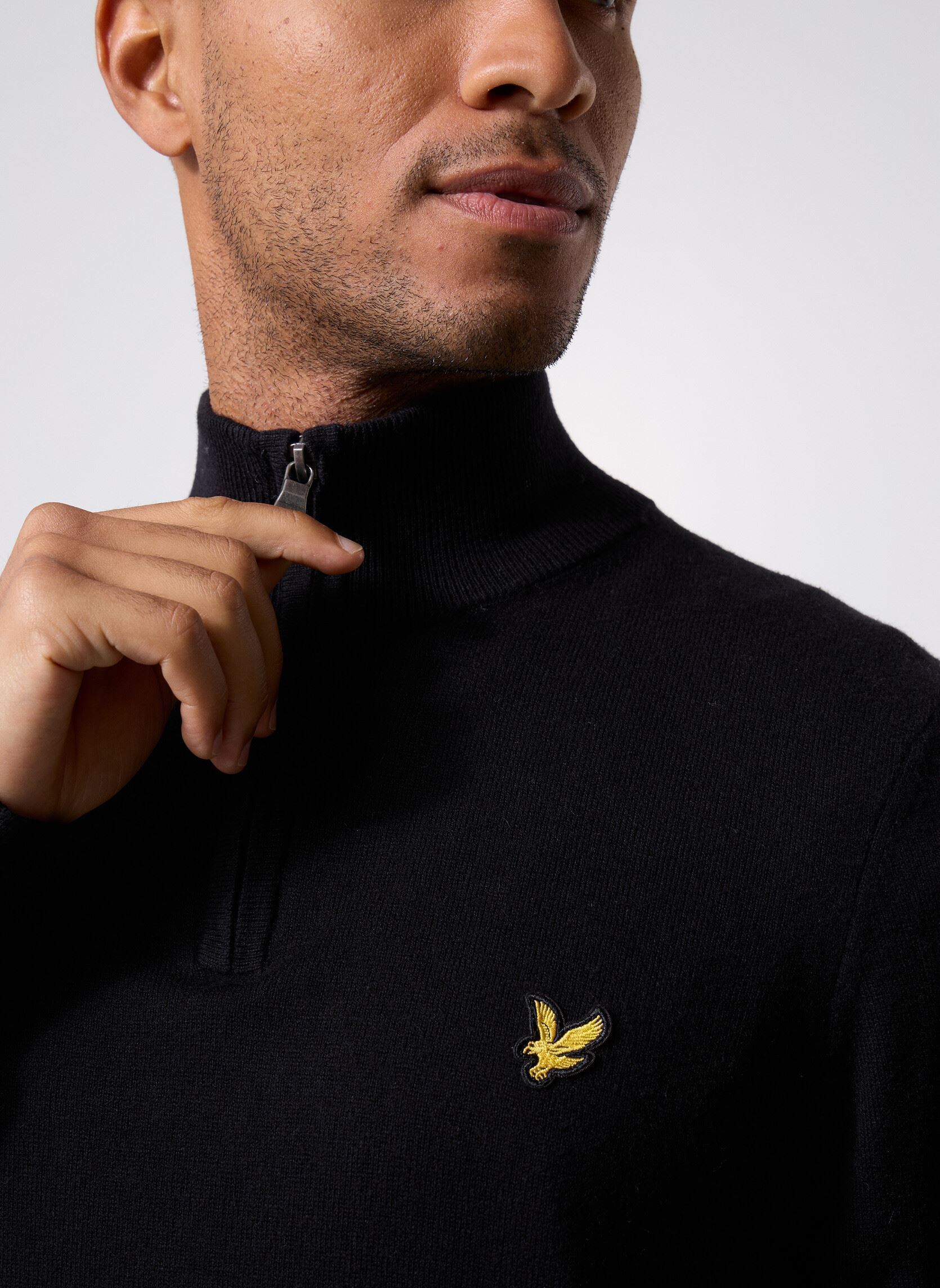 Jerseys Cotton Merino Quarter Zip Jumper hombre negro Lyle & Scott Jerseys Cotton Merino Quarter Zip Jumper hombre negro JET BLACK