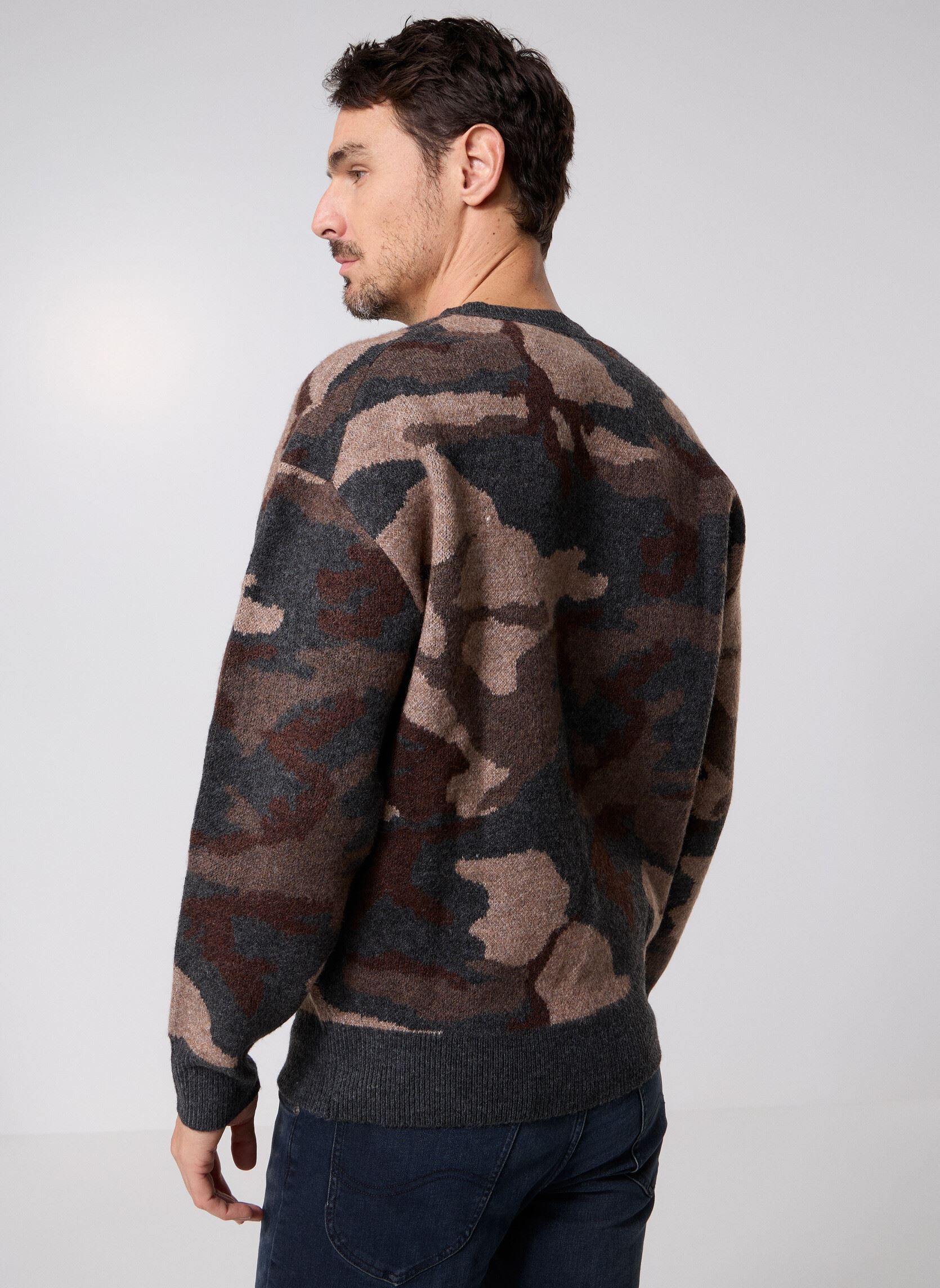 Pulls Brushed Camouflage Crew Neck Jumper homme noir Lyle & Scott Pulls Brushed Camouflage Crew Neck Jumper homme noir BLACK STEEL