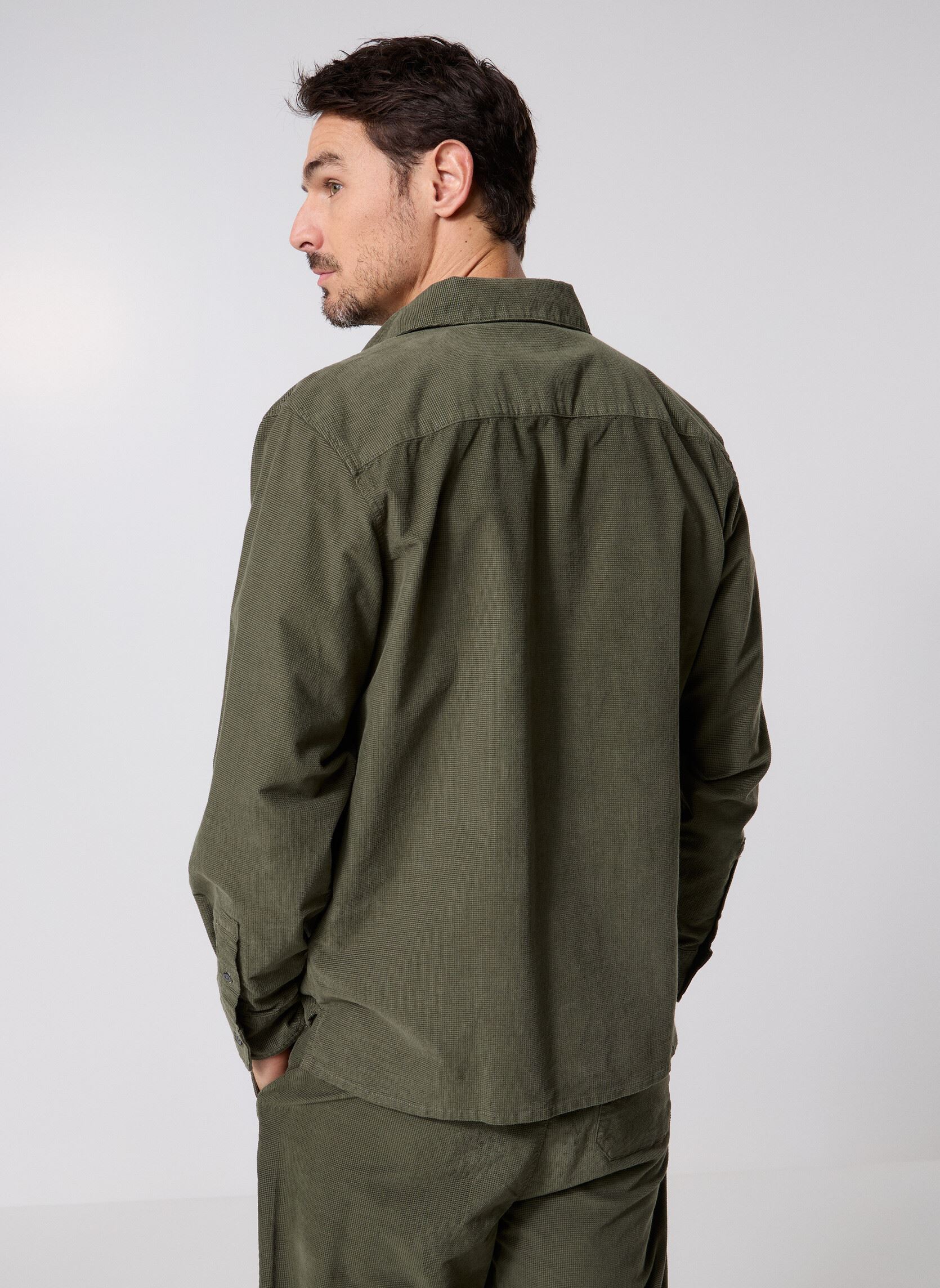 Chemises Needle Cord Plain Shirt homme vert Lyle & Scott Chemises Needle Cord Plain Shirt homme vert DEEP DEPTHS