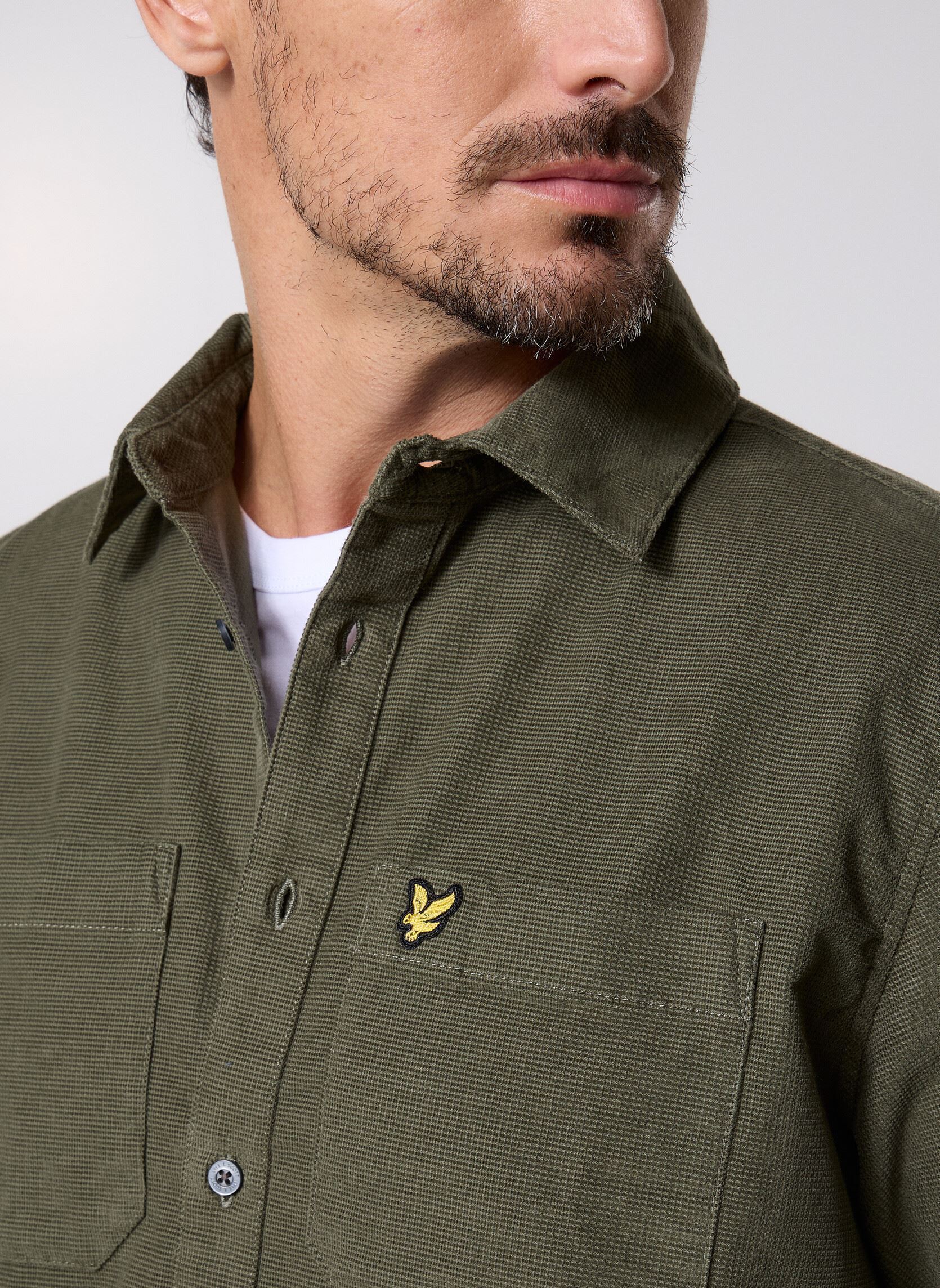 Chemises Needle Cord Plain Shirt homme vert Lyle & Scott Chemises Needle Cord Plain Shirt homme vert DEEP DEPTHS