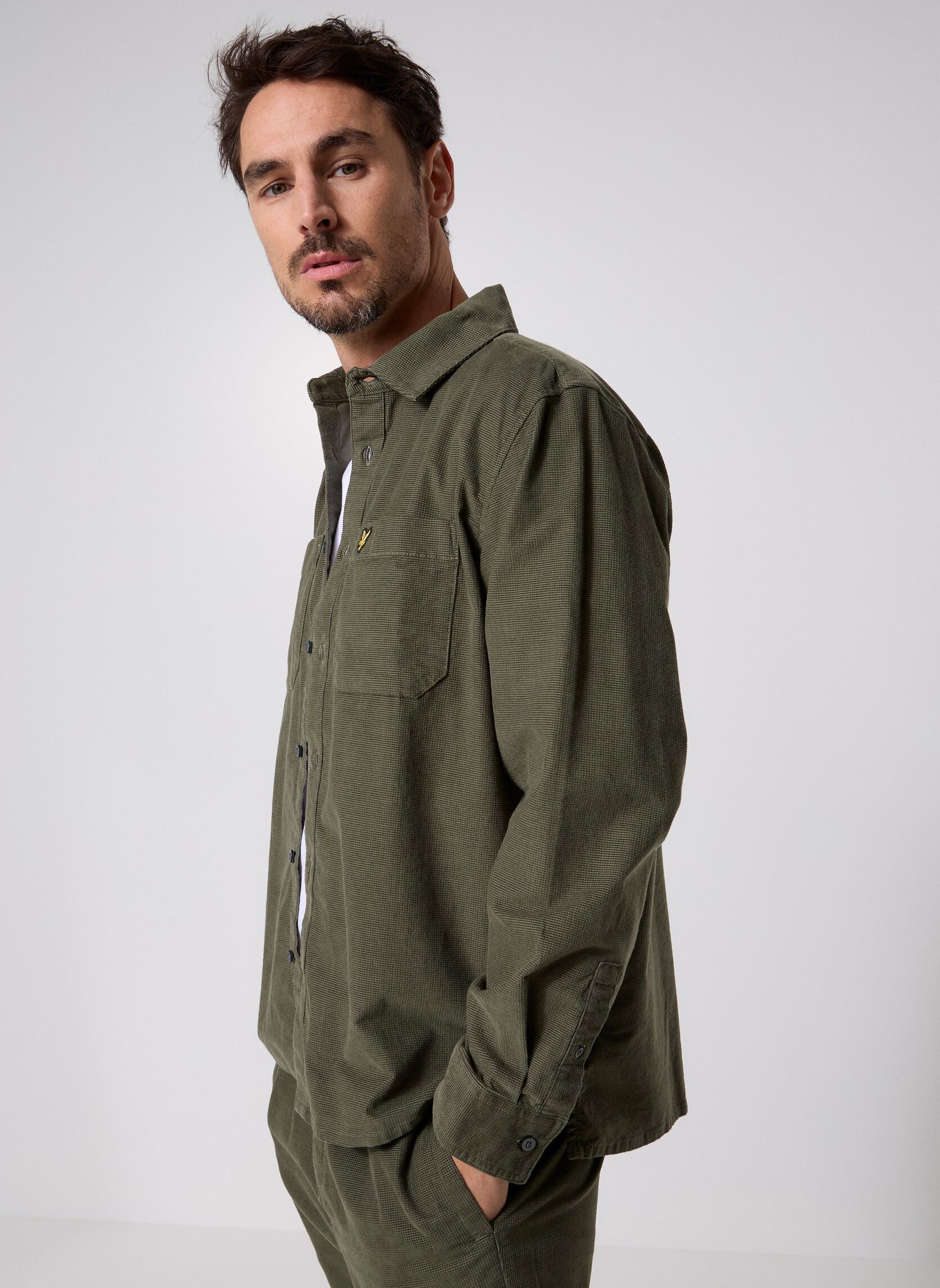 Chemises Needle Cord Plain Shirt homme vert Lyle & Scott Chemises Needle Cord Plain Shirt homme vert DEEP DEPTHS