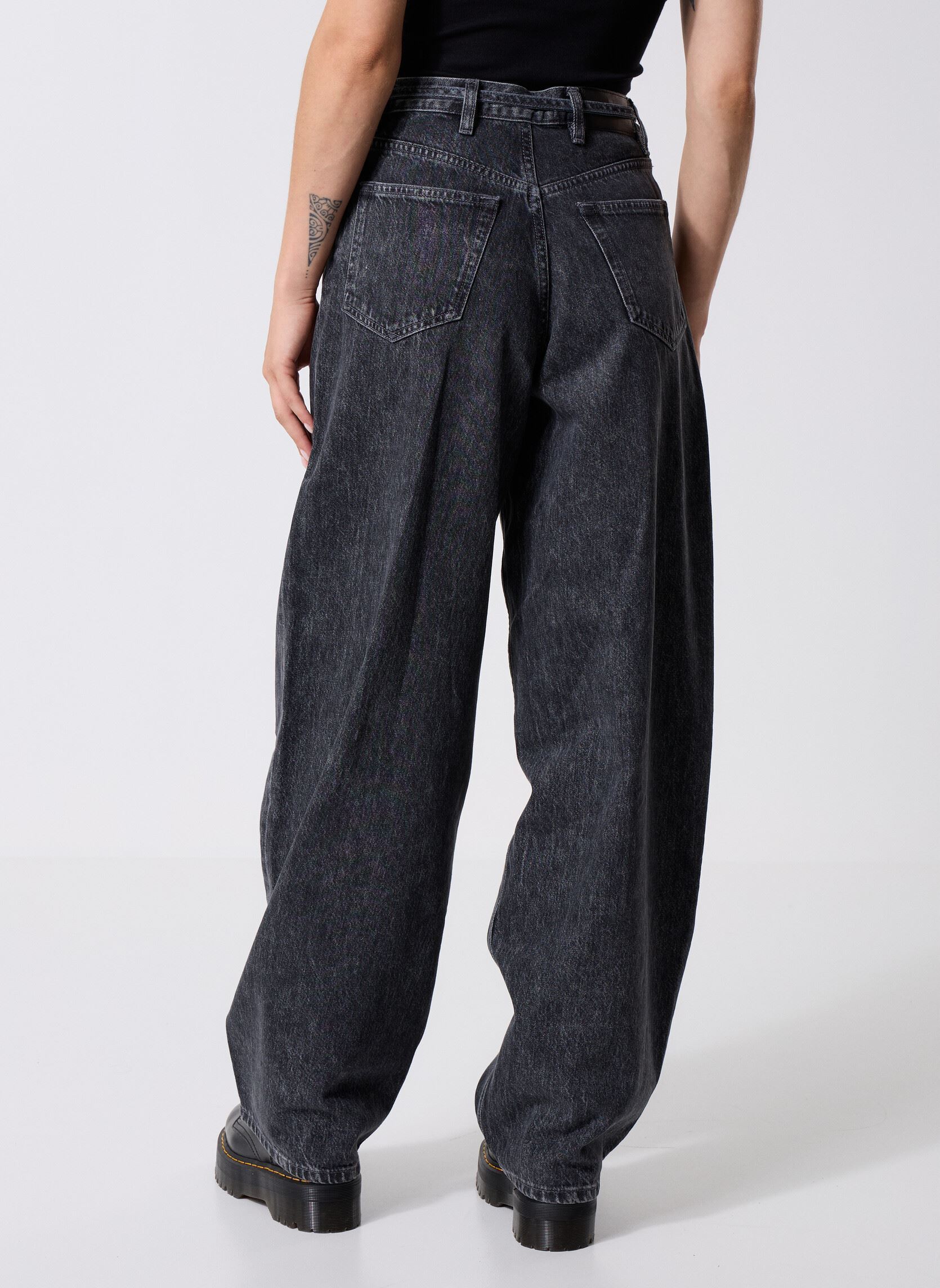 Wijde jeans / Flared Jeans Saharper Jeans Belt 15590 dames grijs Samsoe Samsoe Wijde jeans / Flared Jeans Saharper Jeans Belt 15590 dames grijs Grey Cloud