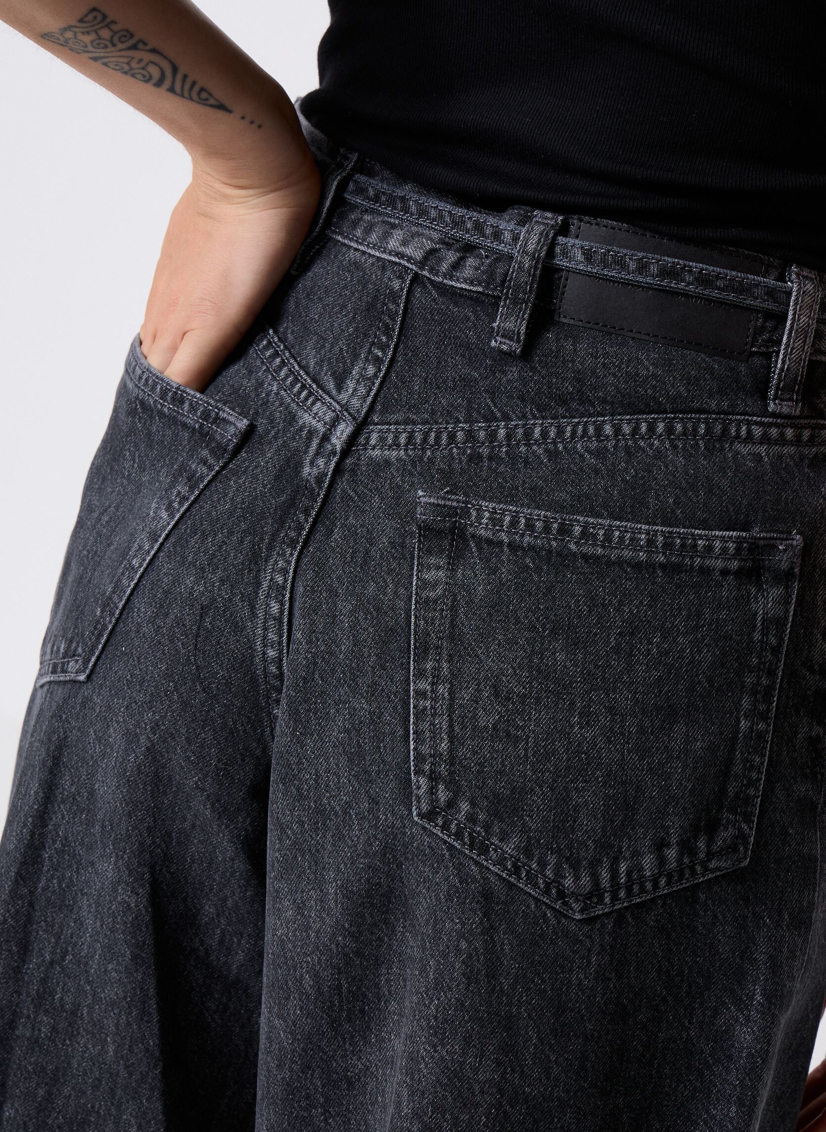 Wijde jeans / Flared Jeans Saharper Jeans Belt 15590 dames grijs Samsoe Samsoe Wijde jeans / Flared Jeans Saharper Jeans Belt 15590 dames grijs Grey Cloud