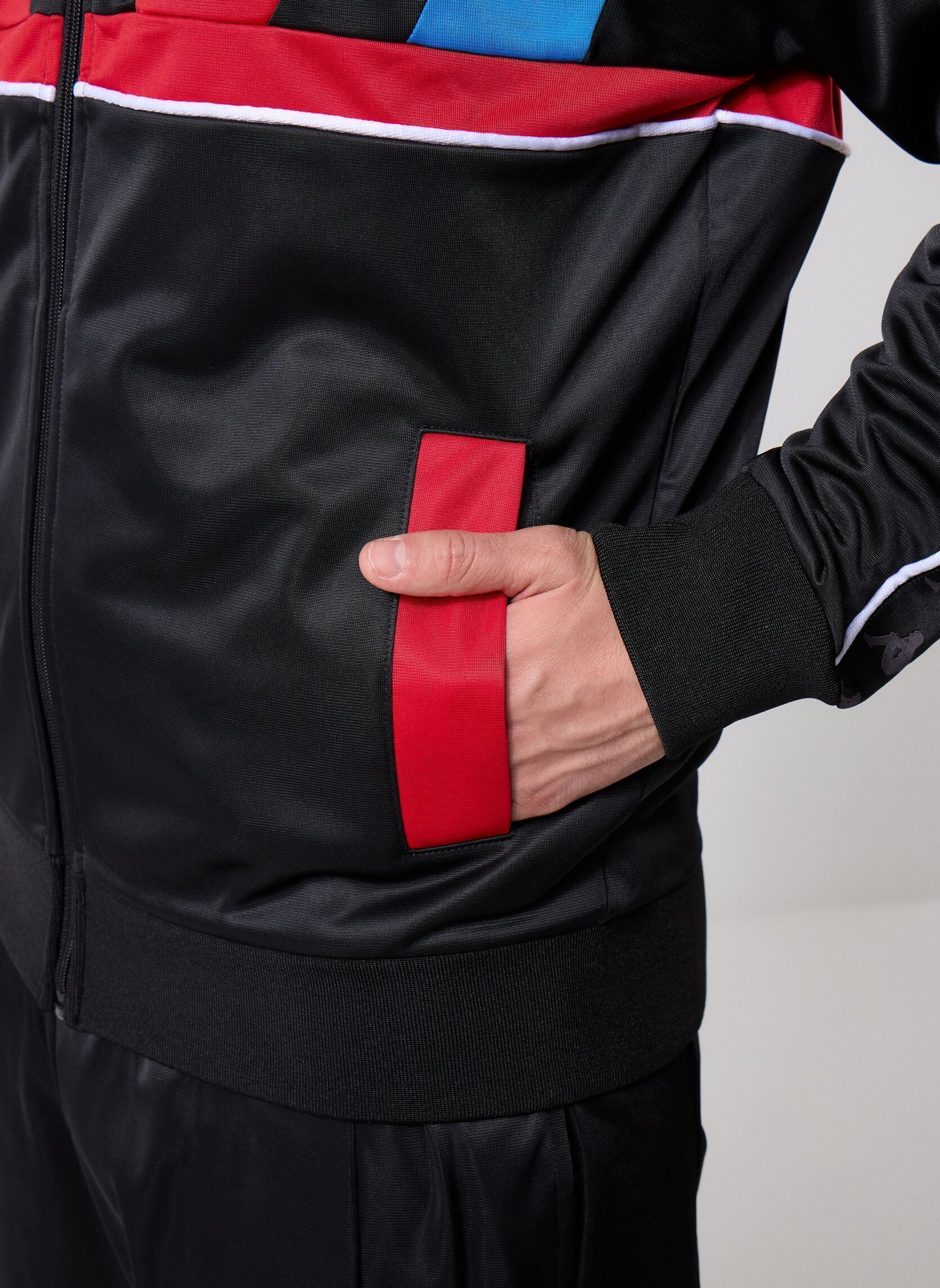 Trainingsvest 222 BANDA ORLANDO heren zwart Kappa Trainingsvest 222 BANDA ORLANDO heren zwart BLACK/RED RACING/BLUE SEA