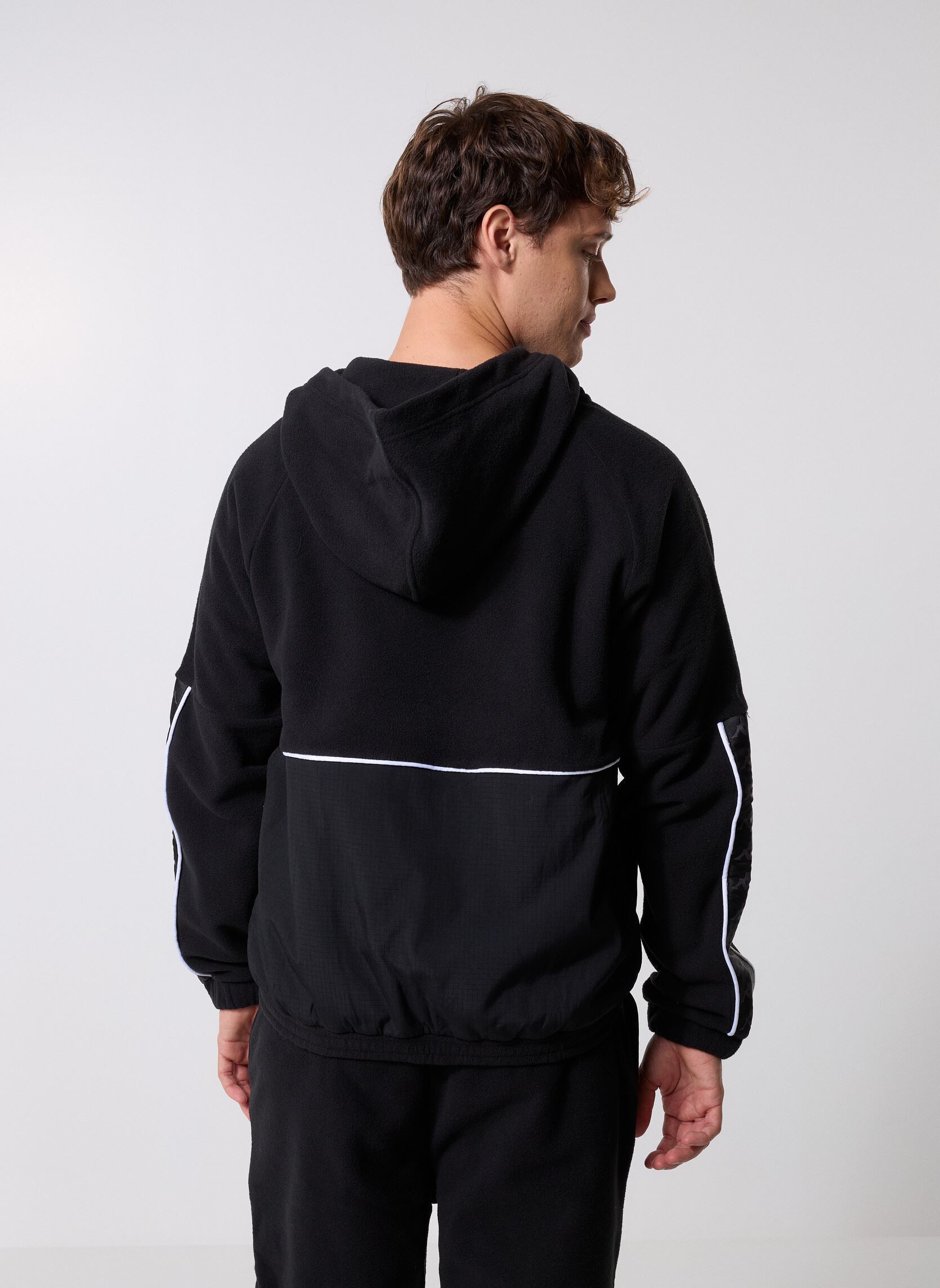 Hoodies 222 BANDA ORSON heren zwart Kappa Hoodies 222 BANDA ORSON heren zwart BLACK/WHITE