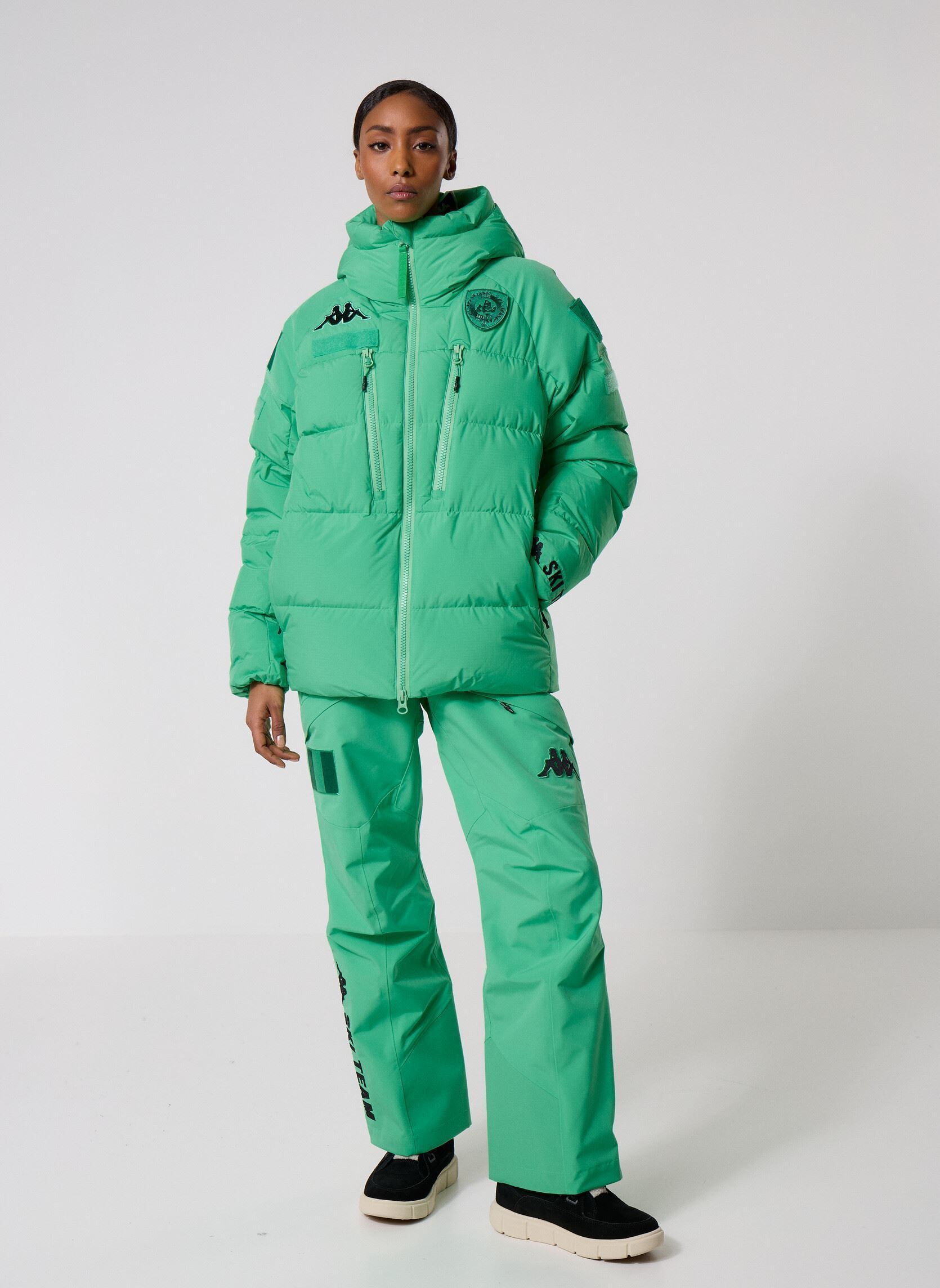 Rechte broeken 6CENTO 622C PREMIUM groen Kappa Rechte broeken 6CENTO 622C PREMIUM groen GREEN IRISH/BLACK