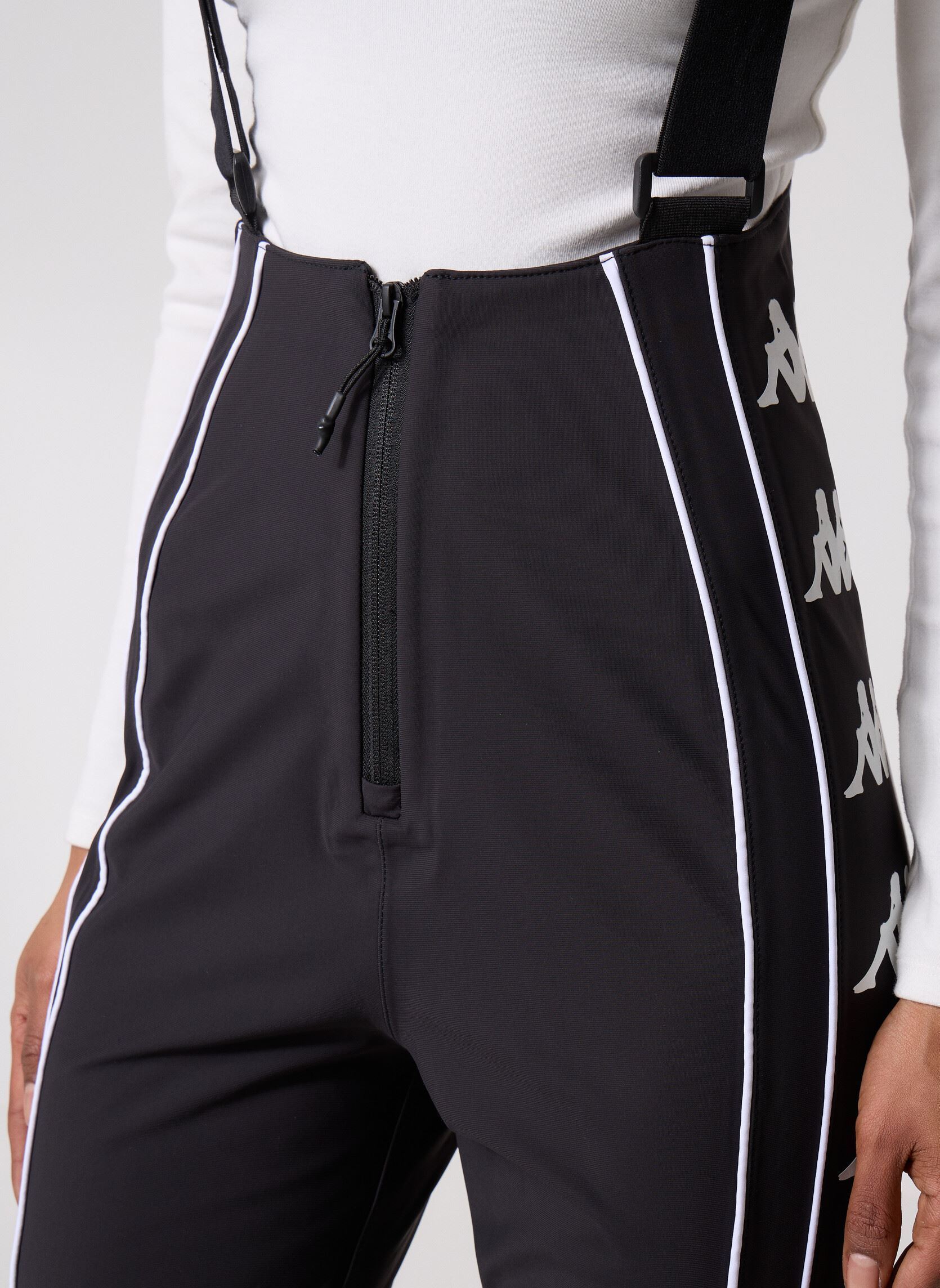 Rechte broeken 6CENTO 685 222 BANDA dames zwart Kappa Rechte broeken 6CENTO 685 222 BANDA dames zwart BLACK/WHITE