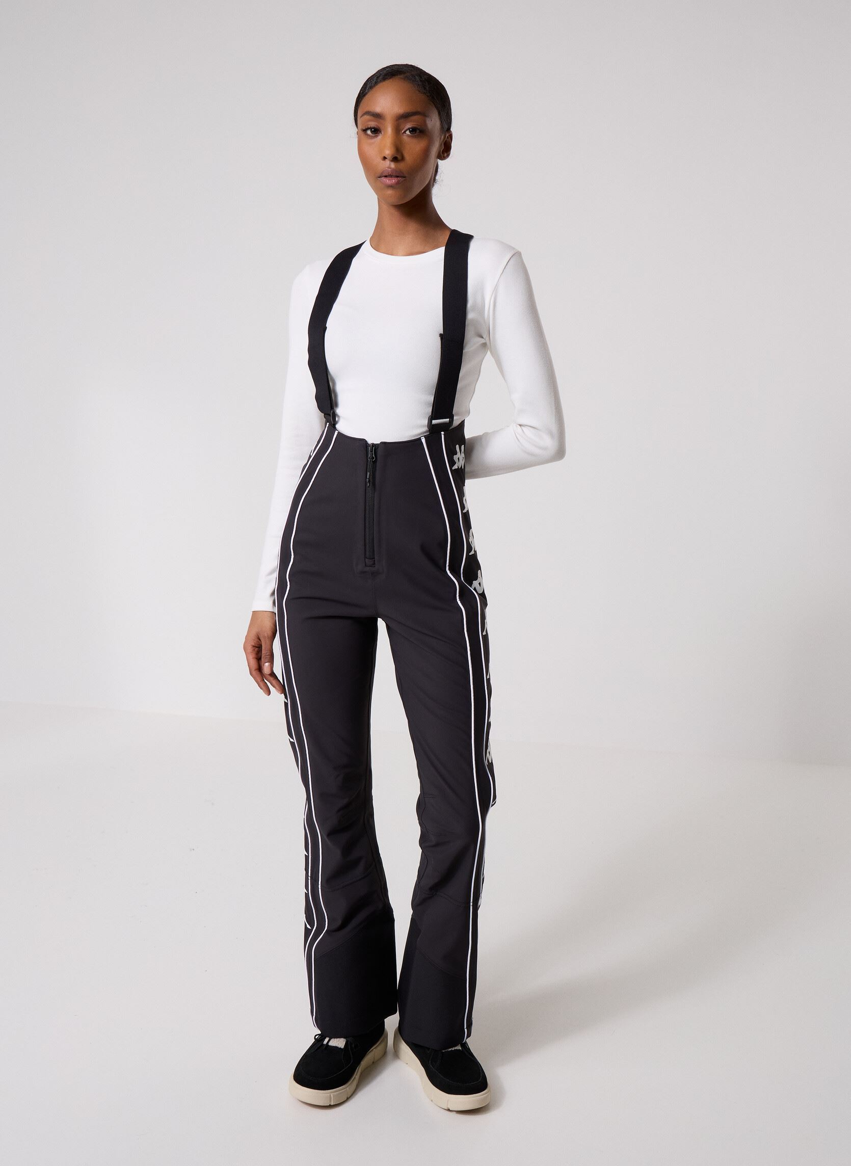 Rechte broeken 6CENTO 685 222 BANDA dames zwart Kappa Rechte broeken 6CENTO 685 222 BANDA dames zwart BLACK/WHITE