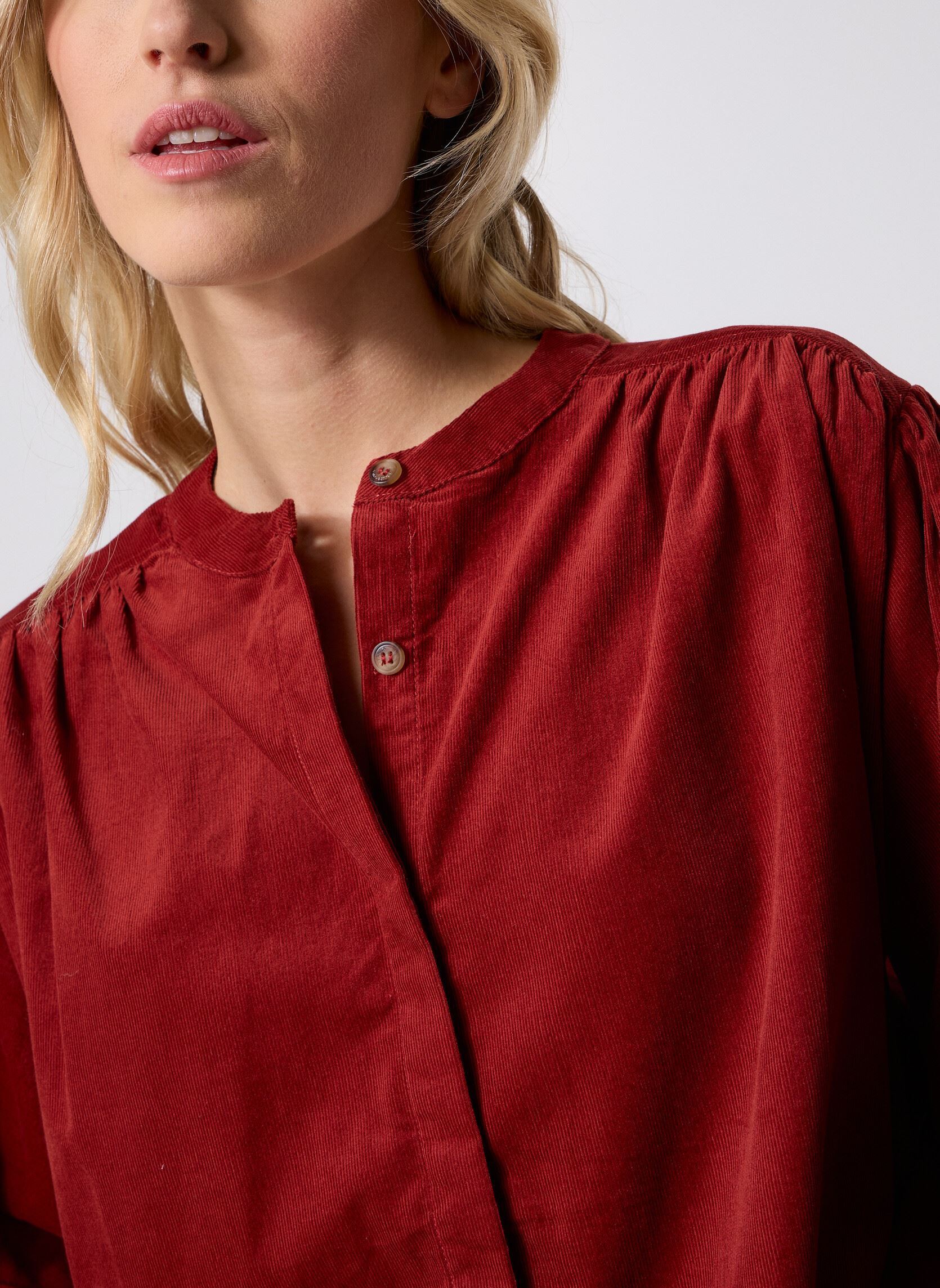 Blouses met lange mouwen Suri dames rood Grace & Mila Blouses met lange mouwen Suri dames rood Terracotta