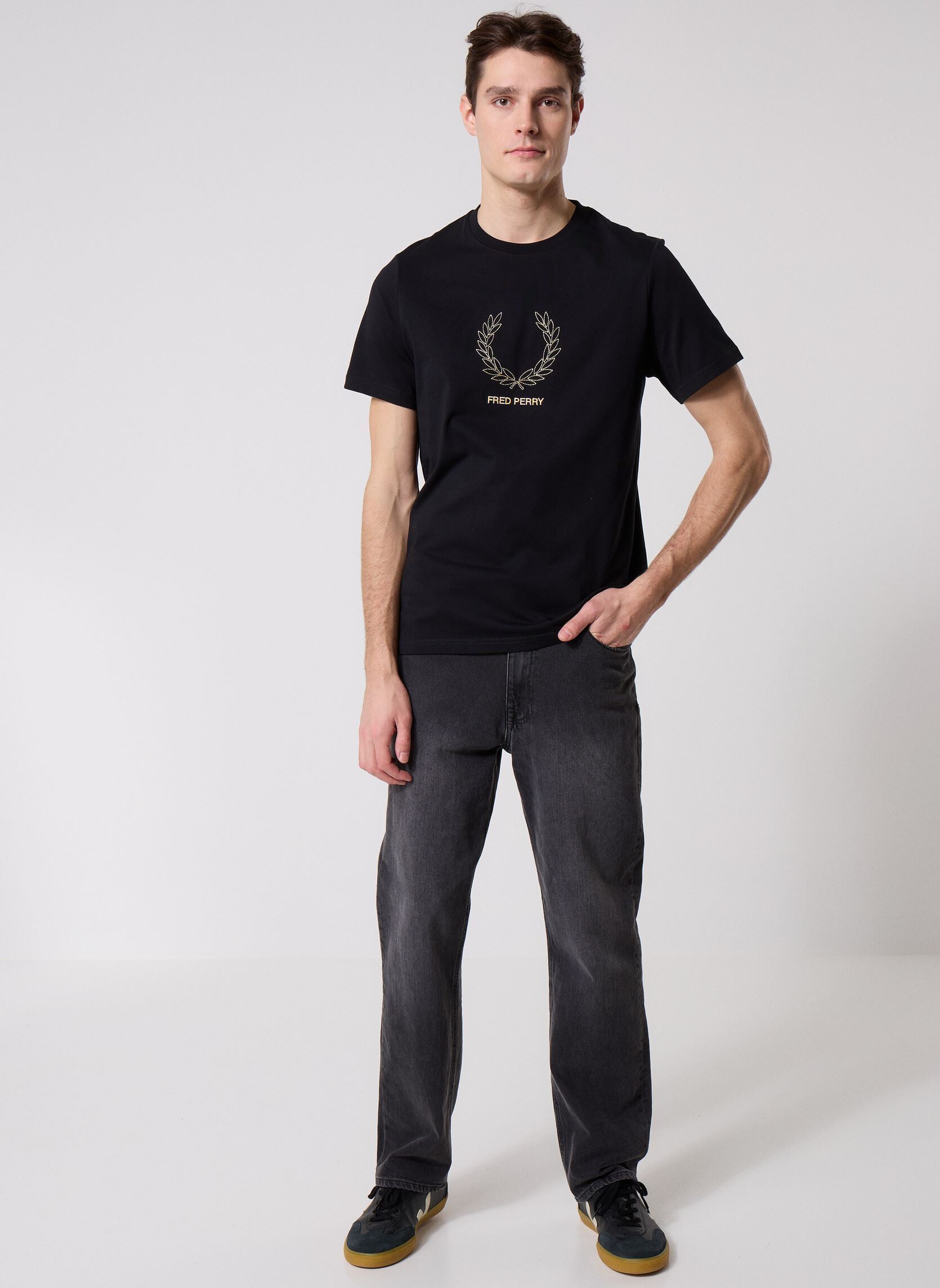 Kurzarm-T-Shirts Outline Laurel Wreath T-Shirt herren schwarz Fred Perry Kurzarm-T-Shirts Outline Laurel Wreath T-Shirt herren schwarz Black