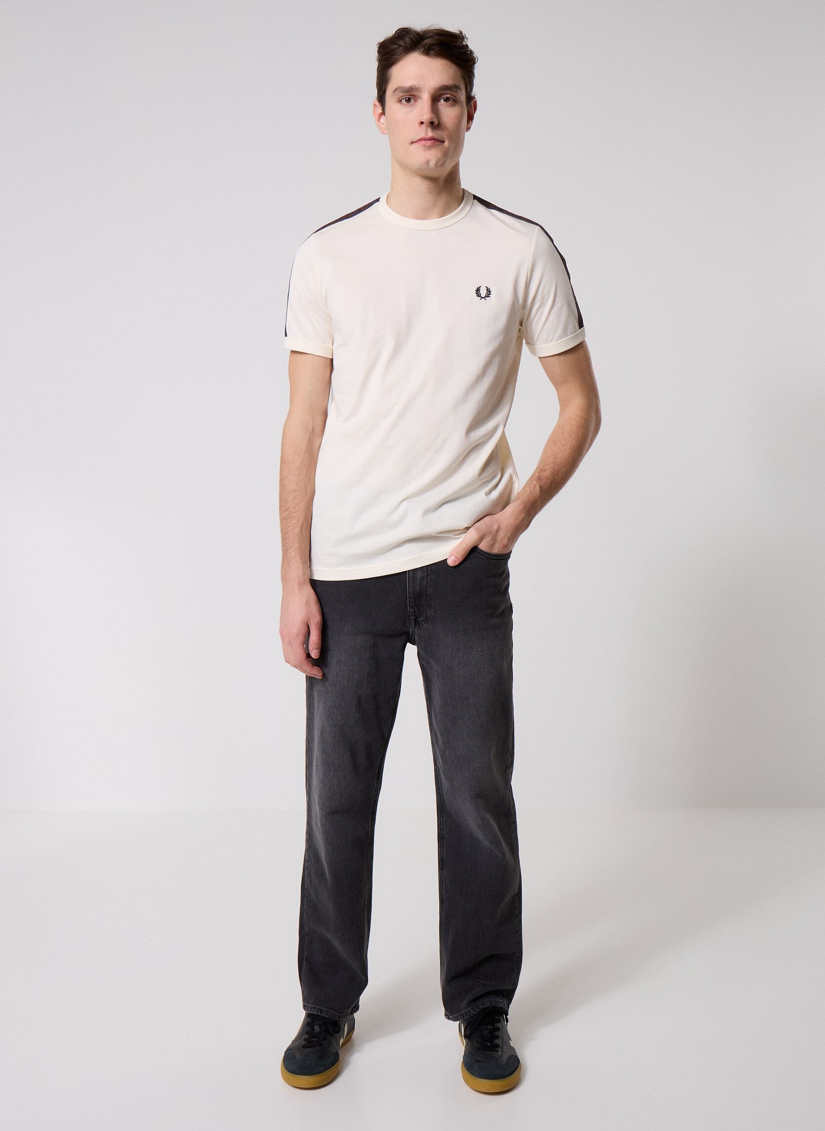 Kurzarm-T-Shirts Contrast Tape Ringer T-Shirt herren weiß Fred Perry Kurzarm-T-Shirts Contrast Tape Ringer T-Shirt herren weiß ECRU/BURNTOBACCO