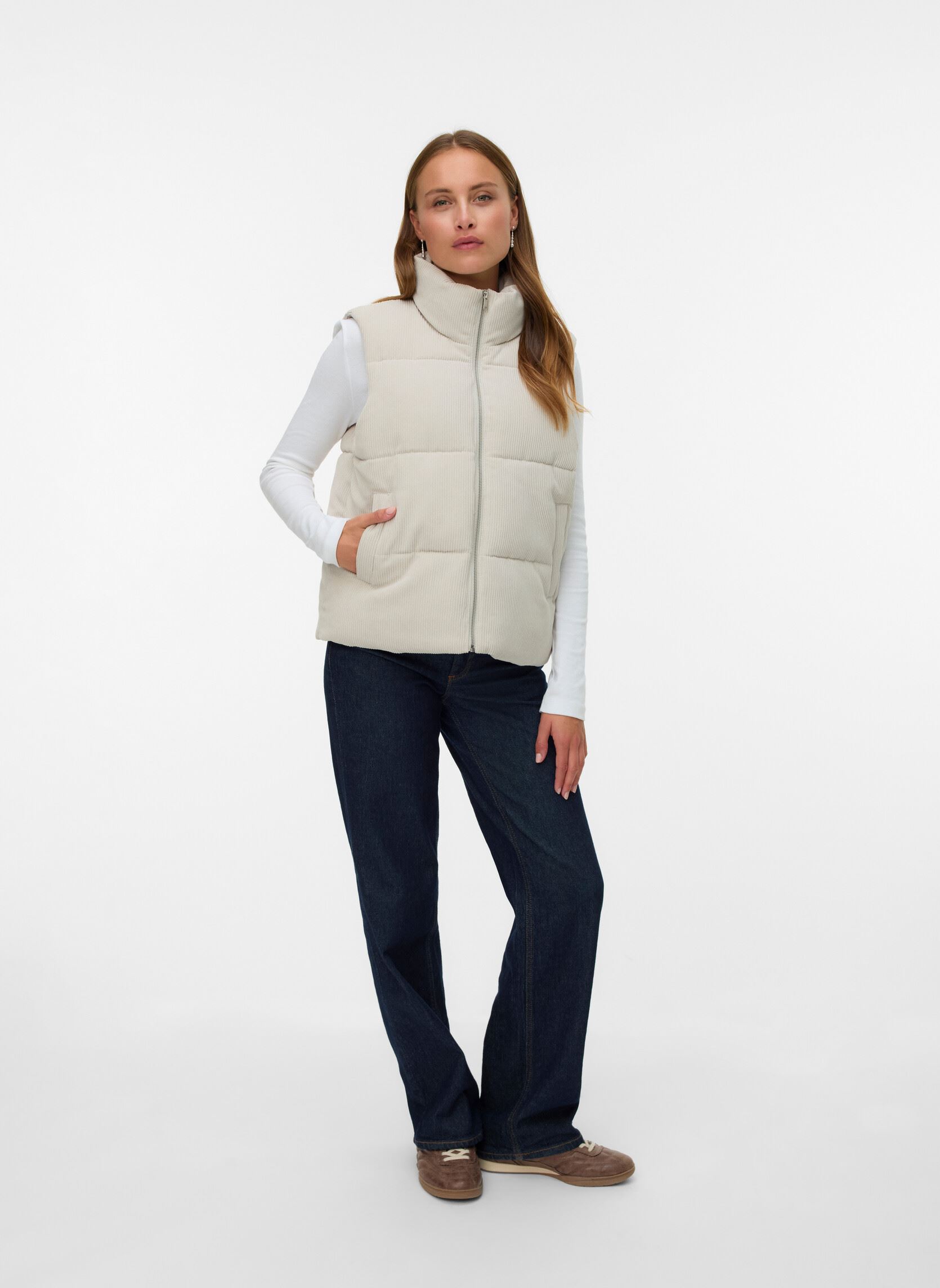 Doudounes sans manches VMDEBRA SHORT WAISTCOAT GA ENT femme beige Vero Moda Doudounes sans manches VMDEBRA SHORT WAISTCOAT GA ENT femme beige PUMICE STONE