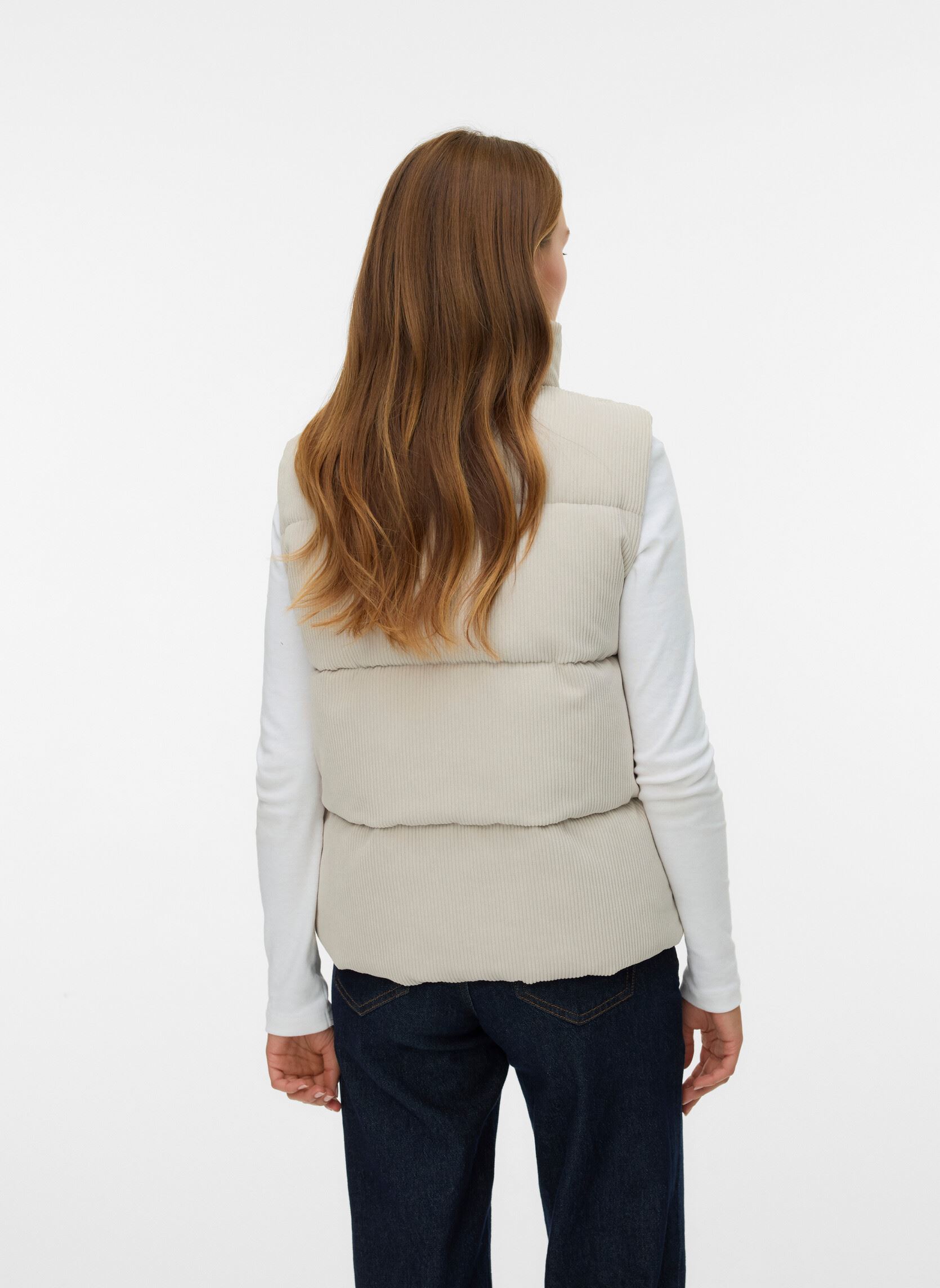 Doudounes sans manches VMDEBRA SHORT WAISTCOAT GA ENT femme beige Vero Moda Doudounes sans manches VMDEBRA SHORT WAISTCOAT GA ENT femme beige PUMICE STONE