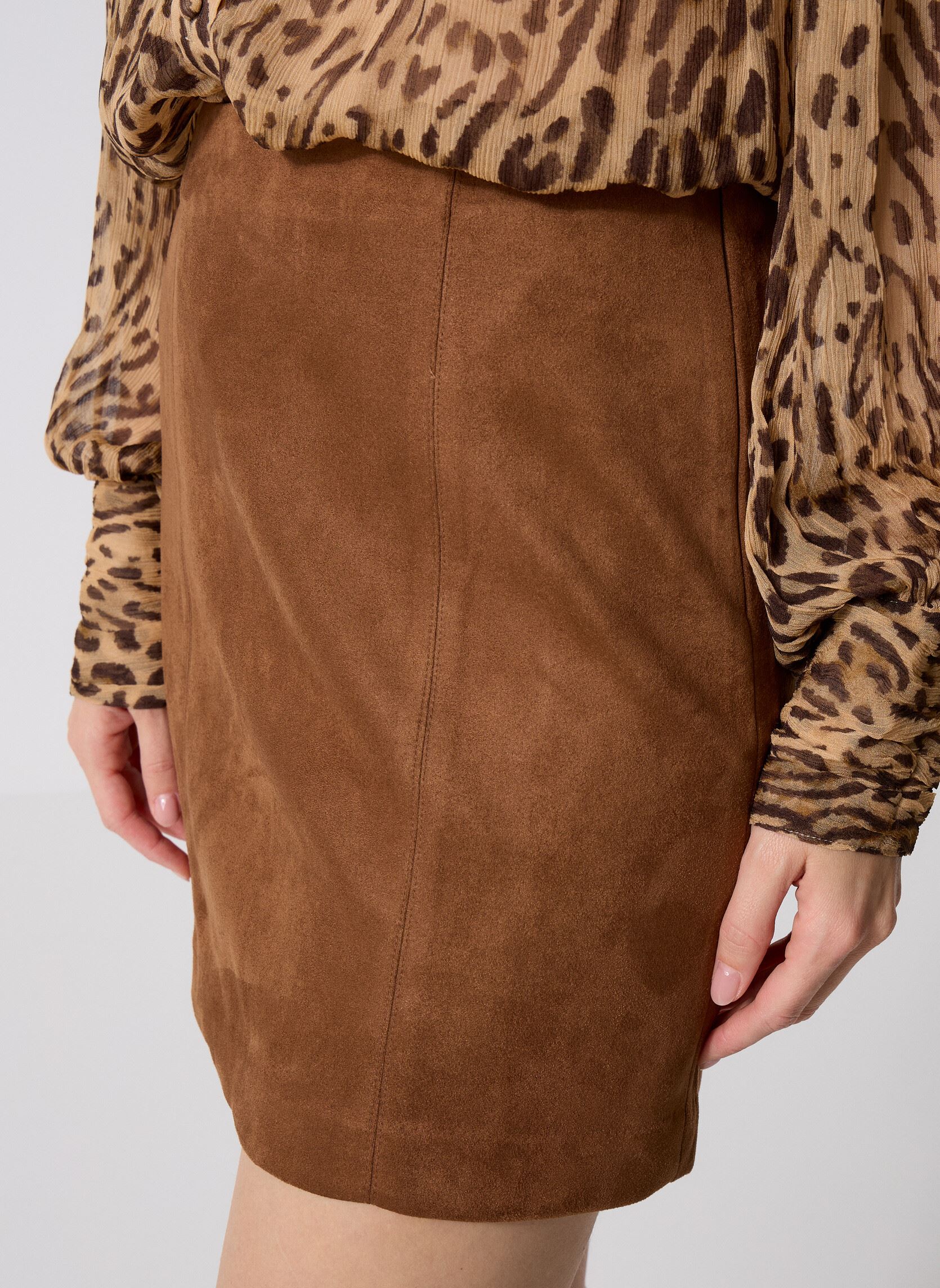 Kurze Röcke VMHAZEL HW SHORT FAUX SUEDE SKIRT damen braun Vero Moda Kurze Röcke VMHAZEL HW SHORT FAUX SUEDE SKIRT damen braun DACHSHUND