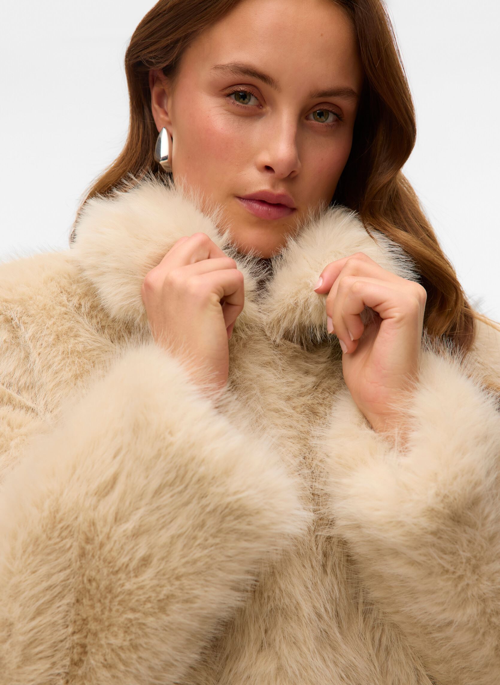 Bontjassen VMGLORIA JACKET PRM dames wit Vero Moda Bontjassen VMGLORIA JACKET PRM dames wit Oatmeal