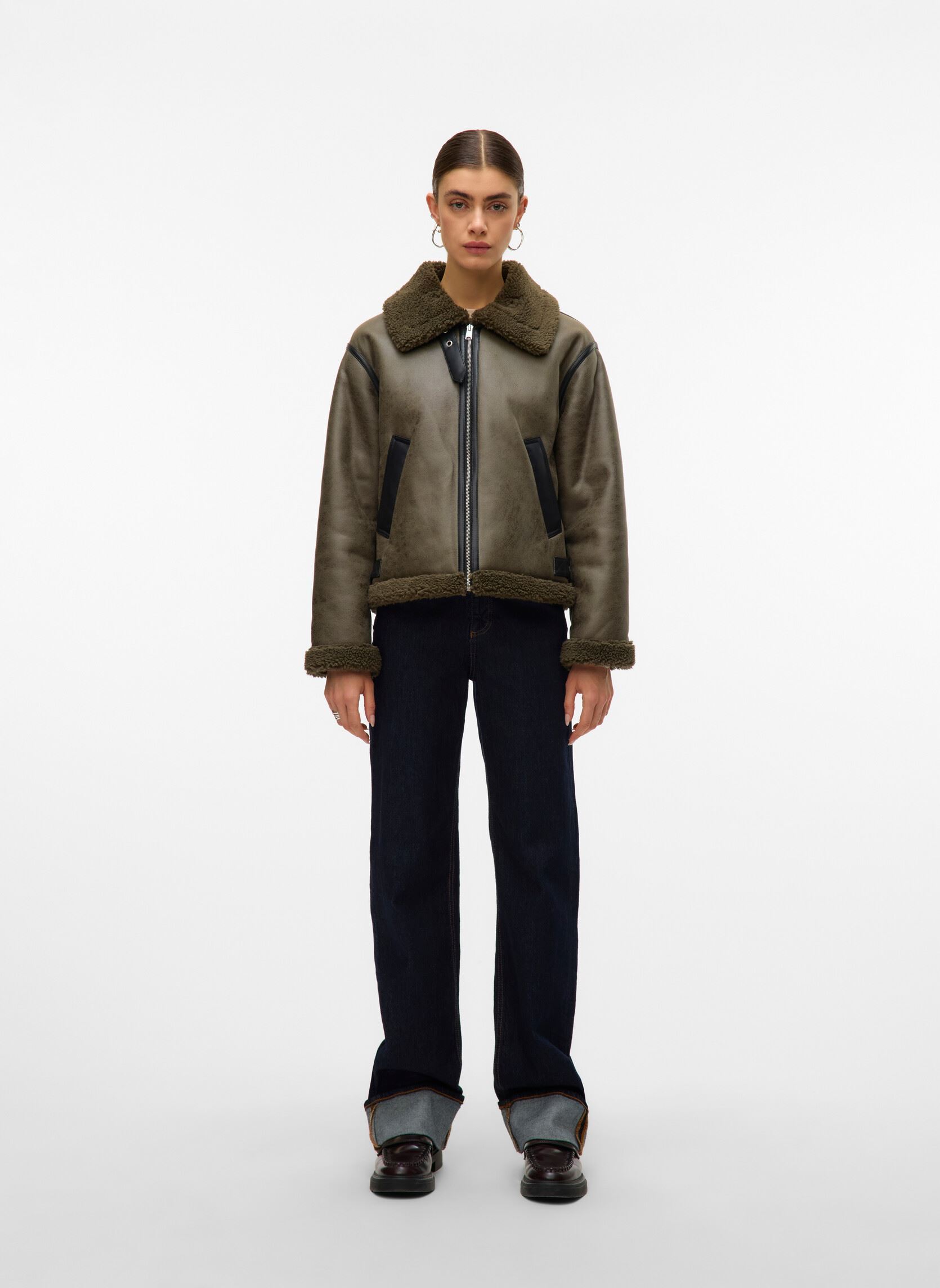 Blousons VMVIRGINIA SHORT JACKET BOO femme vert Vero Moda Blousons VMVIRGINIA SHORT JACKET BOO femme vert grape leaf