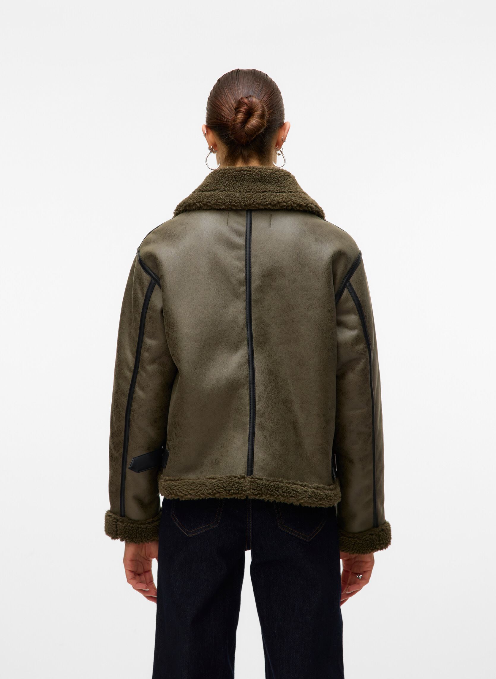 Blousons VMVIRGINIA SHORT JACKET BOO femme vert Vero Moda Blousons VMVIRGINIA SHORT JACKET BOO femme vert grape leaf