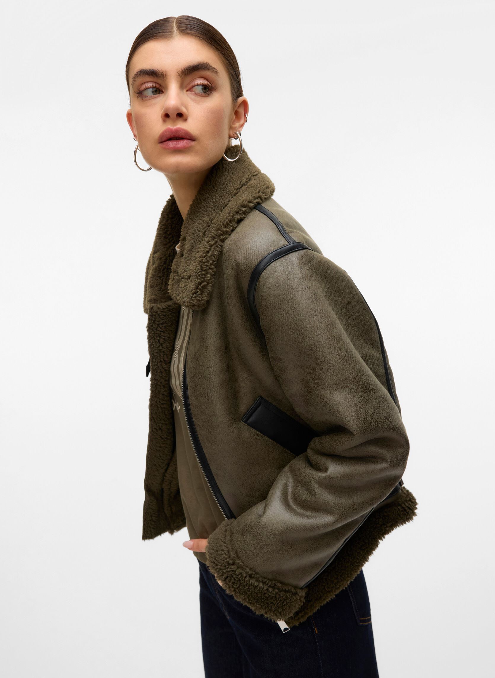 Blousons VMVIRGINIA SHORT JACKET BOO femme vert Vero Moda Blousons VMVIRGINIA SHORT JACKET BOO femme vert grape leaf