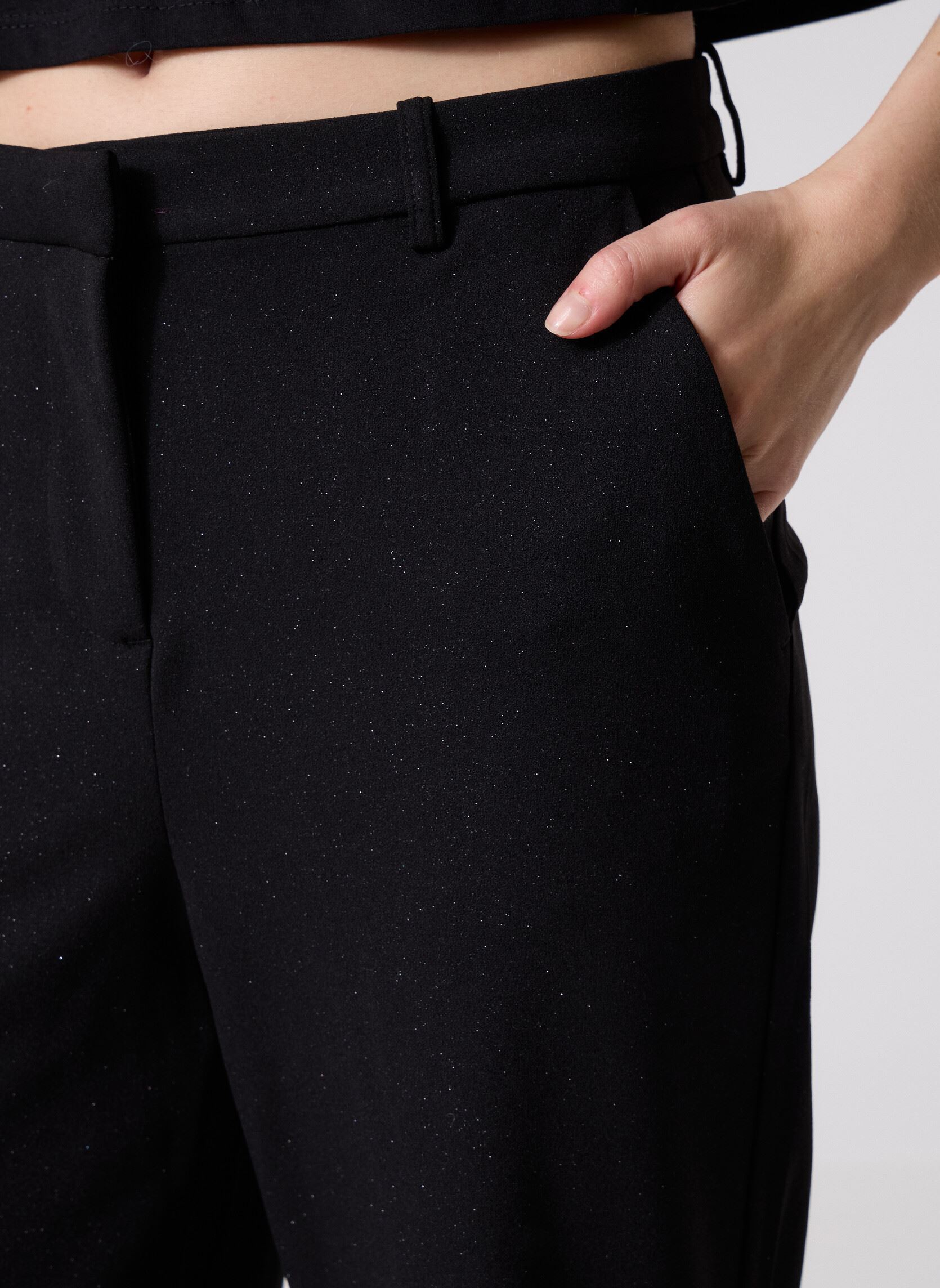 Rechte broeken VMZAMIRA MW STRAIGHT GLITTER PANT NOOS dames zwart Vero Moda Rechte broeken VMZAMIRA MW STRAIGHT GLITTER PANT NOOS dames zwart Black