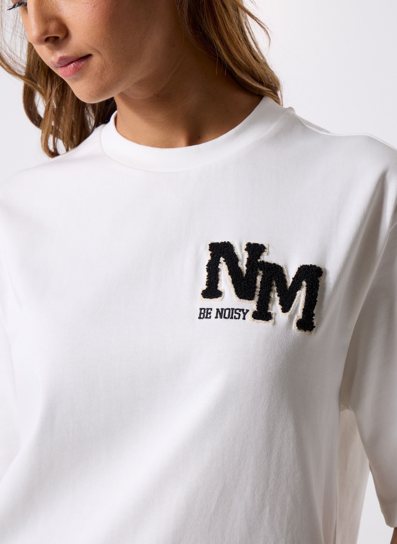 Kurzarm-T-Shirts NMKOKOON S/S EMB T-SHIRT JRS damen weiß Noisy May Kurzarm-T-Shirts NMKOKOON S/S EMB T-SHIRT JRS damen weiß CLOUD DANCER
