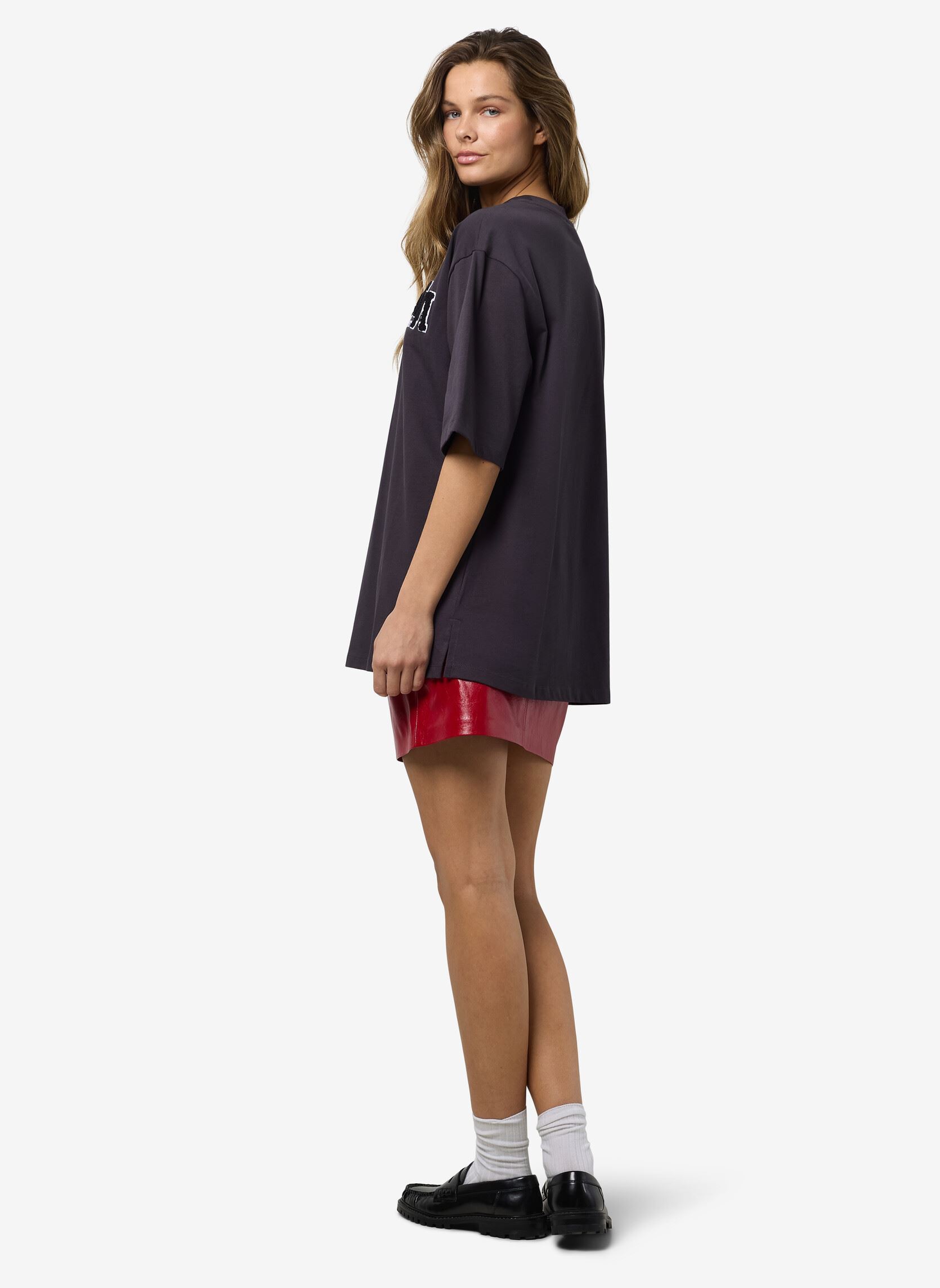 Kurzarm-T-Shirts NMKOKOON S/S EMB T-SHIRT JRS damen schwarz Noisy May Kurzarm-T-Shirts NMKOKOON S/S EMB T-SHIRT JRS damen schwarz OBSIDIAN