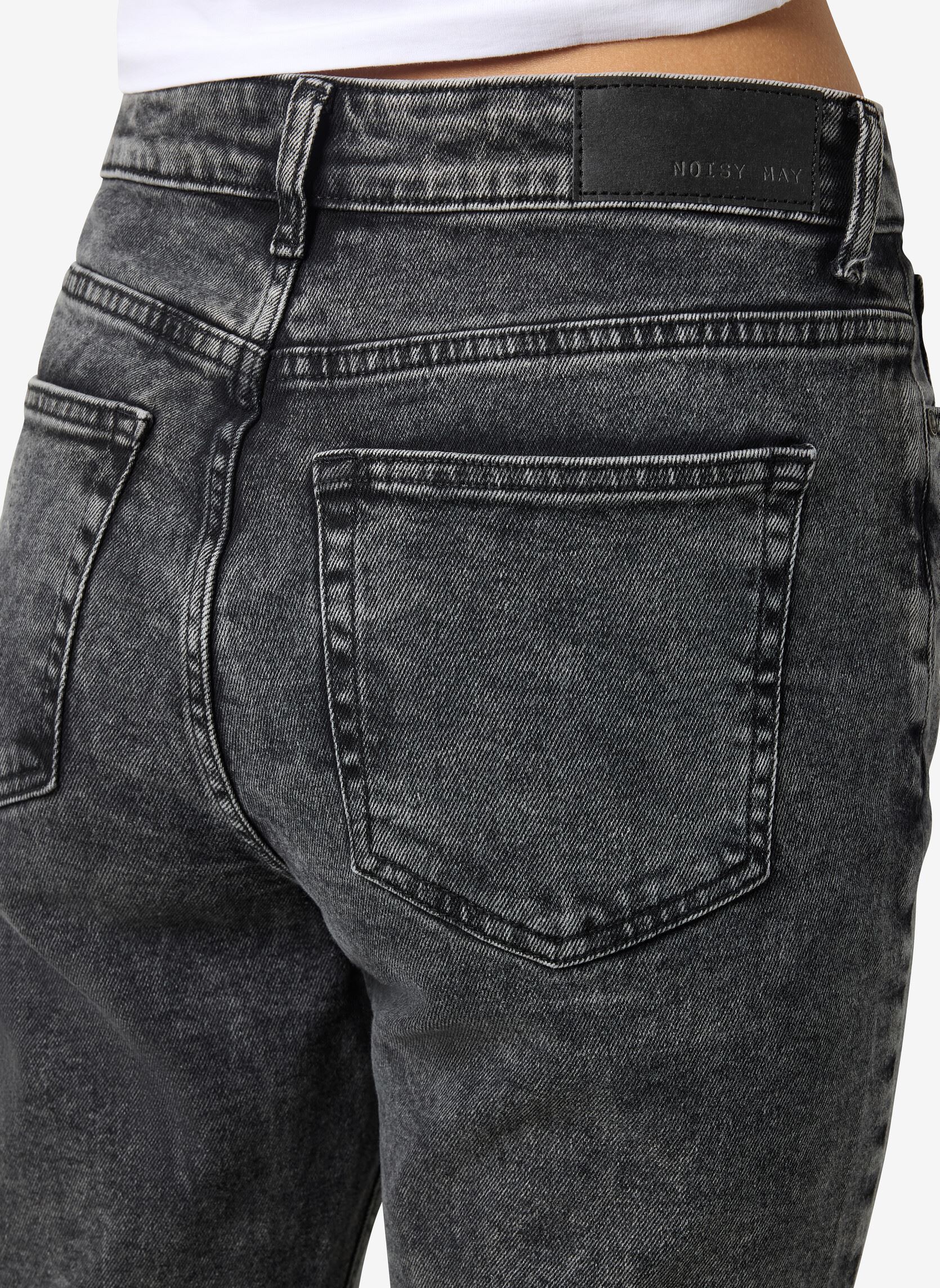Jeans slim et skinny NMMONI HW STRAIGHT ANK AZ391DG FWD NOOS femme gris Noisy May Jeans slim et skinny NMMONI HW STRAIGHT ANK AZ391DG FWD NOOS femme gris Dark Grey Denim