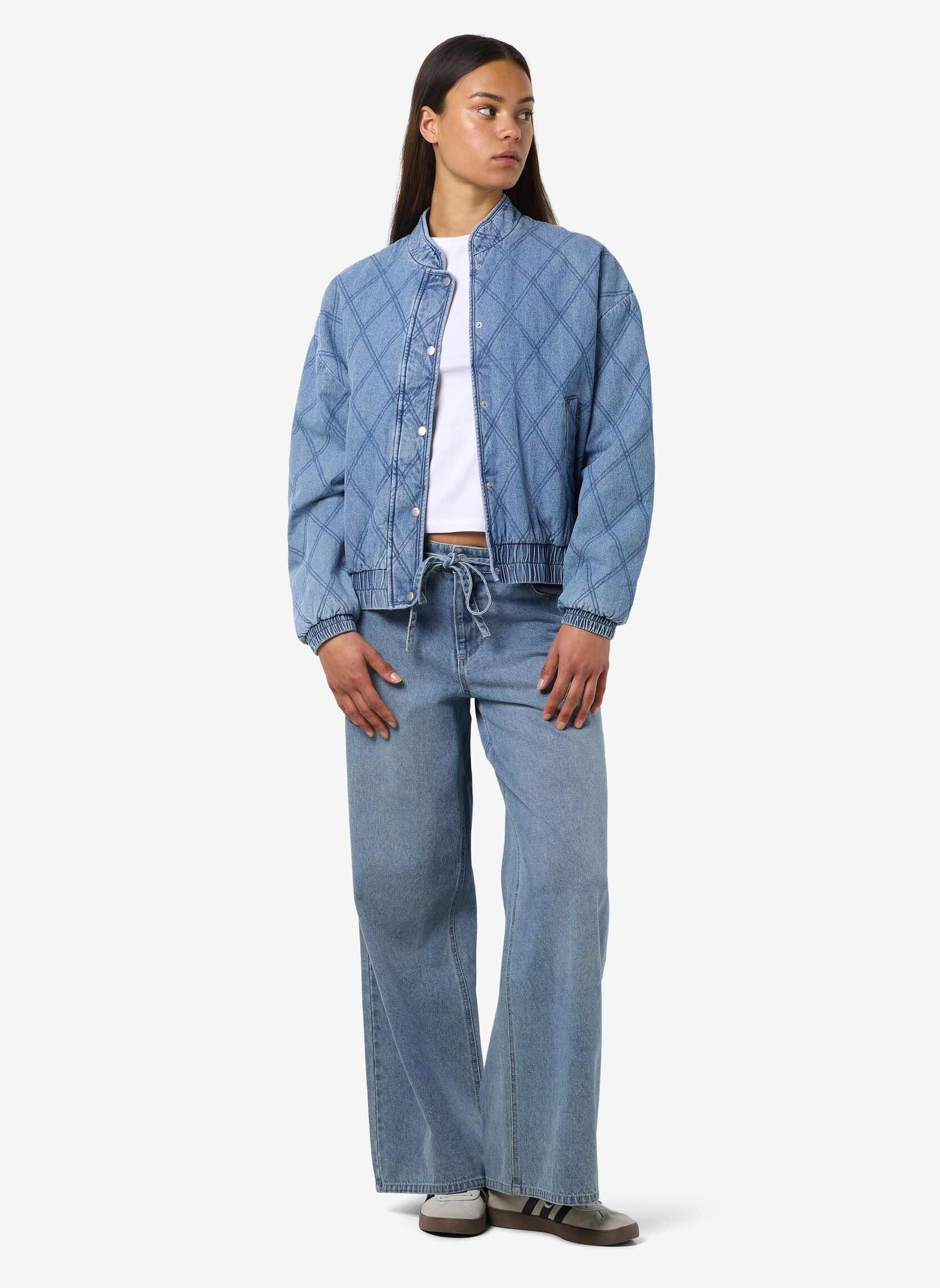 Jacken NMCLAIRE QUILT DENIM JACKET damen blau Noisy May Jacken NMCLAIRE QUILT DENIM JACKET damen blau Light Blue Denim