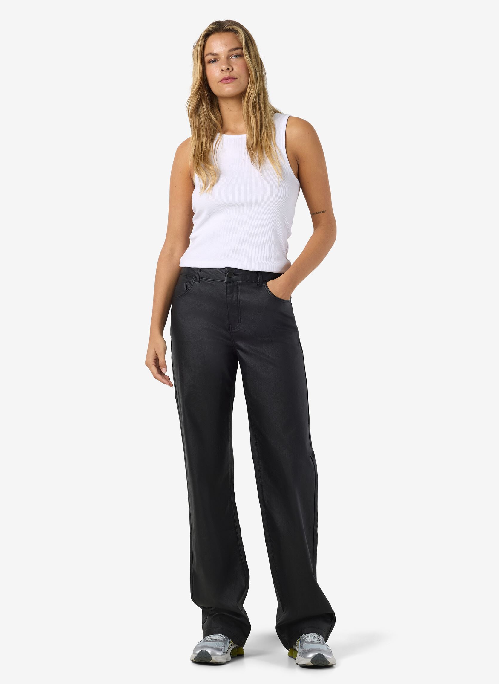Weite Jeans NMYOLANDA NW WIDE LEG COATED DENIM BOX damen schwarz Noisy May Weite Jeans NMYOLANDA NW WIDE LEG COATED DENIM BOX damen schwarz Black