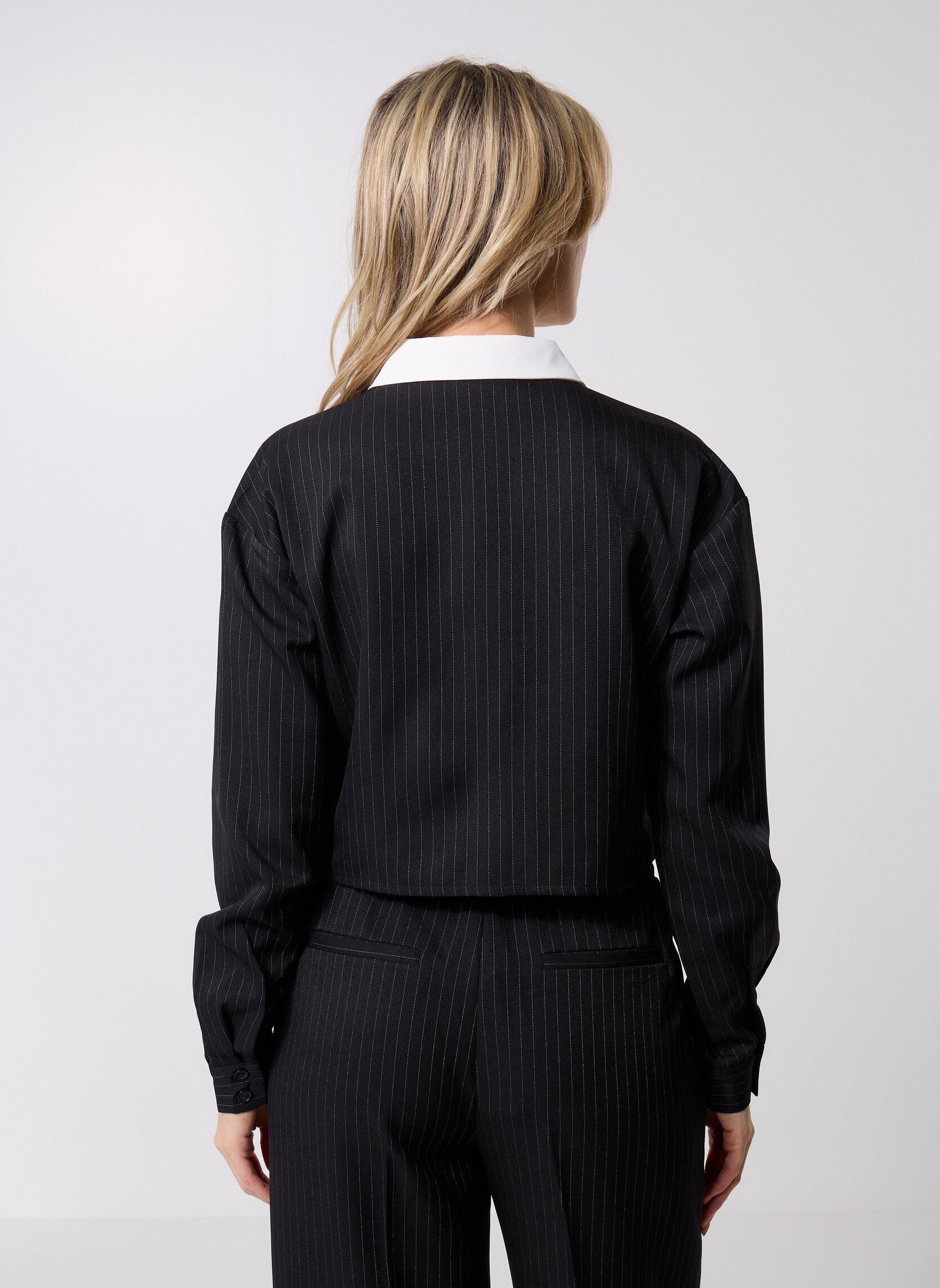 Lange mouw overhemden NMDALLAS L/S CROP PINSTRIPE SHIRT FWD dames zwart Noisy May Lange mouw overhemden NMDALLAS L/S CROP PINSTRIPE SHIRT FWD dames zwart Black