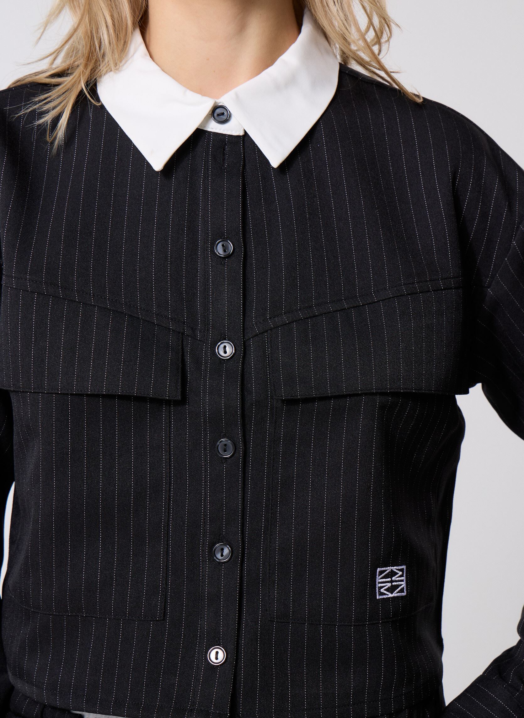 Lange mouw overhemden NMDALLAS L/S CROP PINSTRIPE SHIRT FWD dames zwart Noisy May Lange mouw overhemden NMDALLAS L/S CROP PINSTRIPE SHIRT FWD dames zwart Black