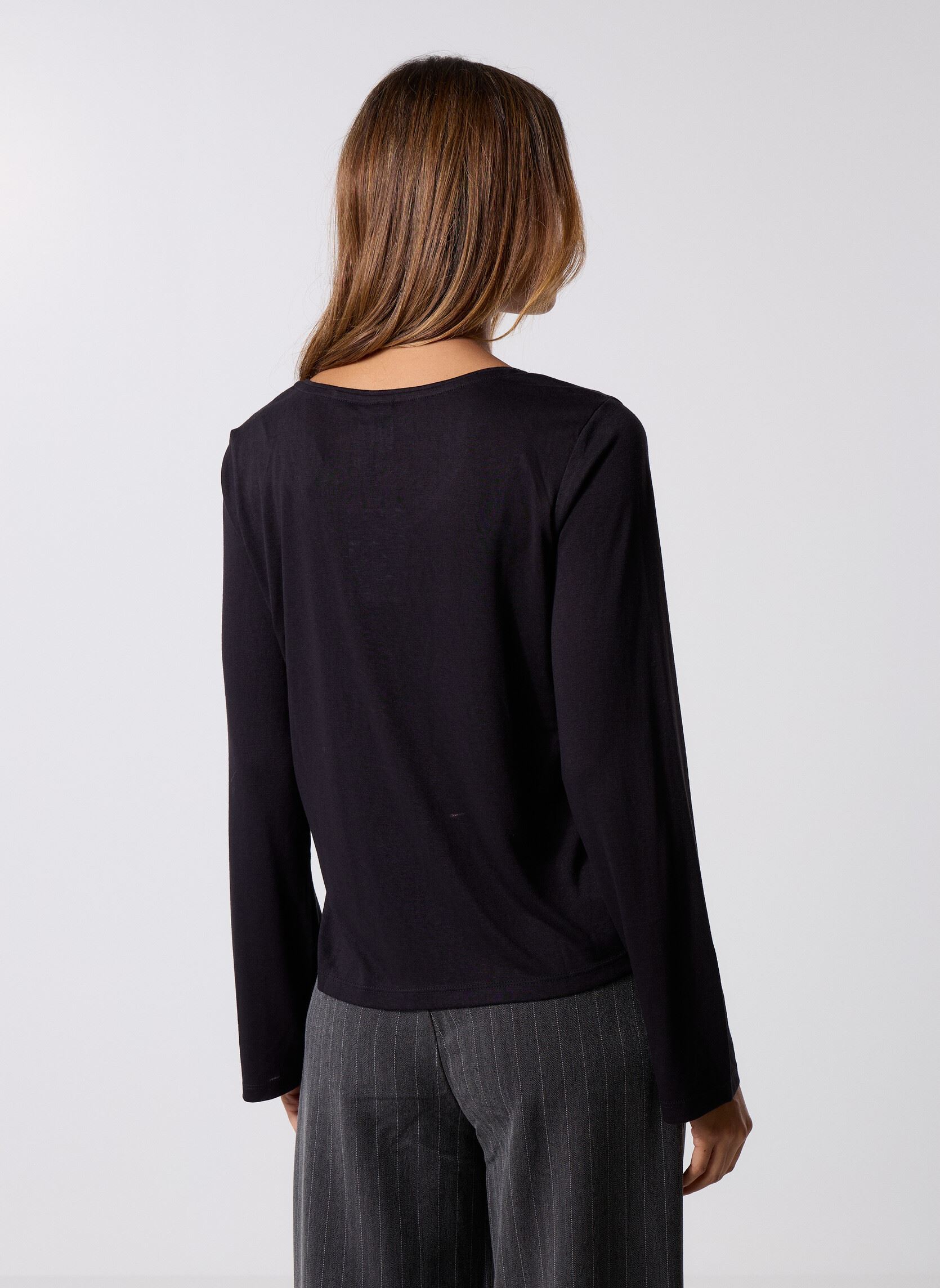 Tee-shirts manches longues Pcsophie Ls U-Neck Tee Jrs Bc femme noir Pieces Tee-shirts manches longues Pcsophie Ls U-Neck Tee Jrs Bc femme noir Black
