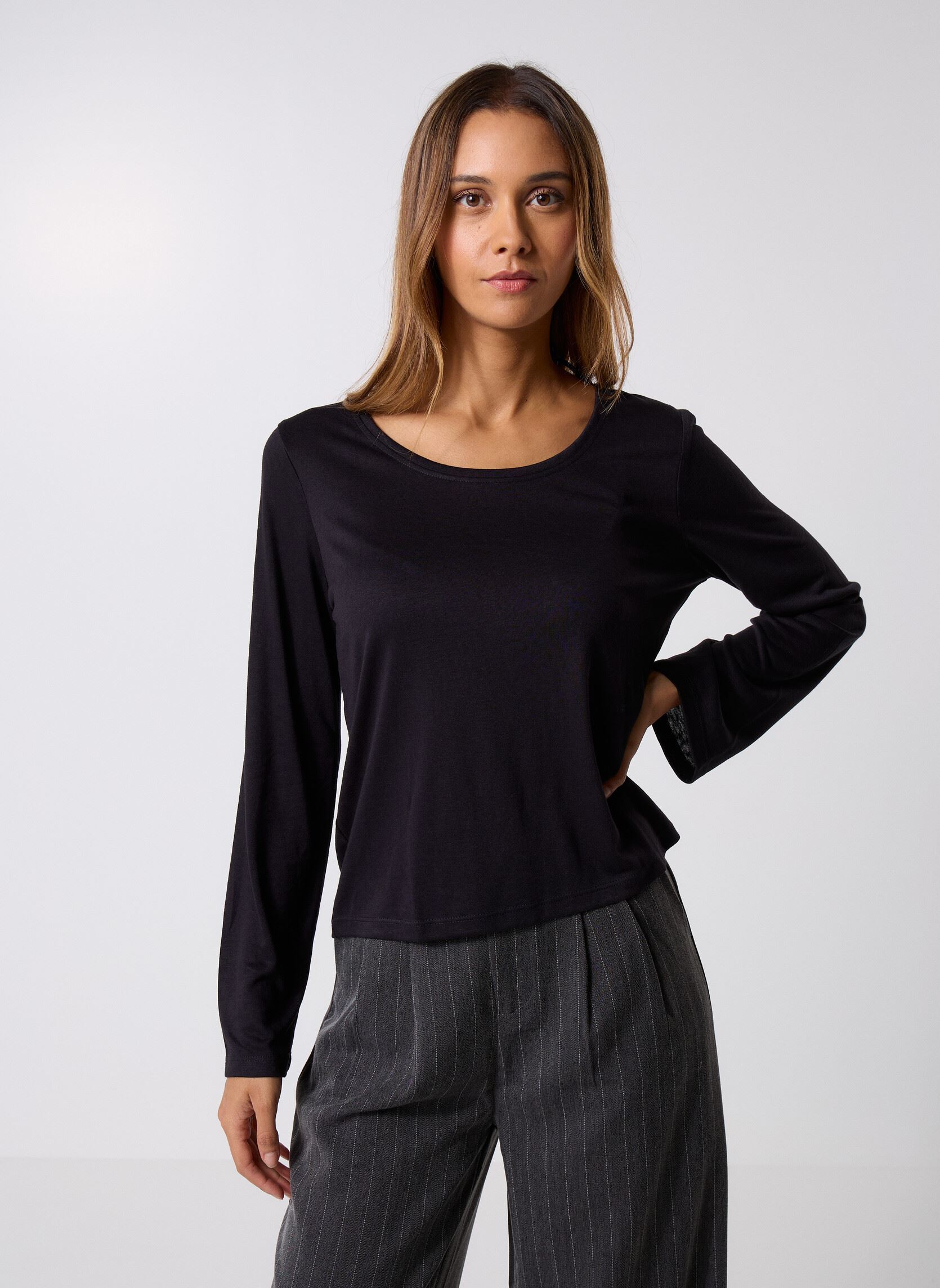 Tee-shirts manches longues Pcsophie Ls U-Neck Tee Jrs Bc femme noir Pieces Tee-shirts manches longues Pcsophie Ls U-Neck Tee Jrs Bc femme noir Black