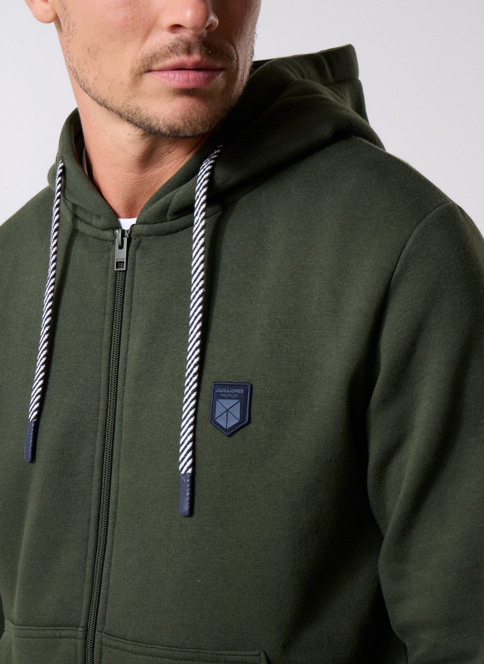 Sweaters met rits Jprbluronaldo Sweat Zip Hood Prau25 heren groen Jack & Jones Sweaters met rits Jprbluronaldo Sweat Zip Hood Prau25 heren groen DUFFEL BAG