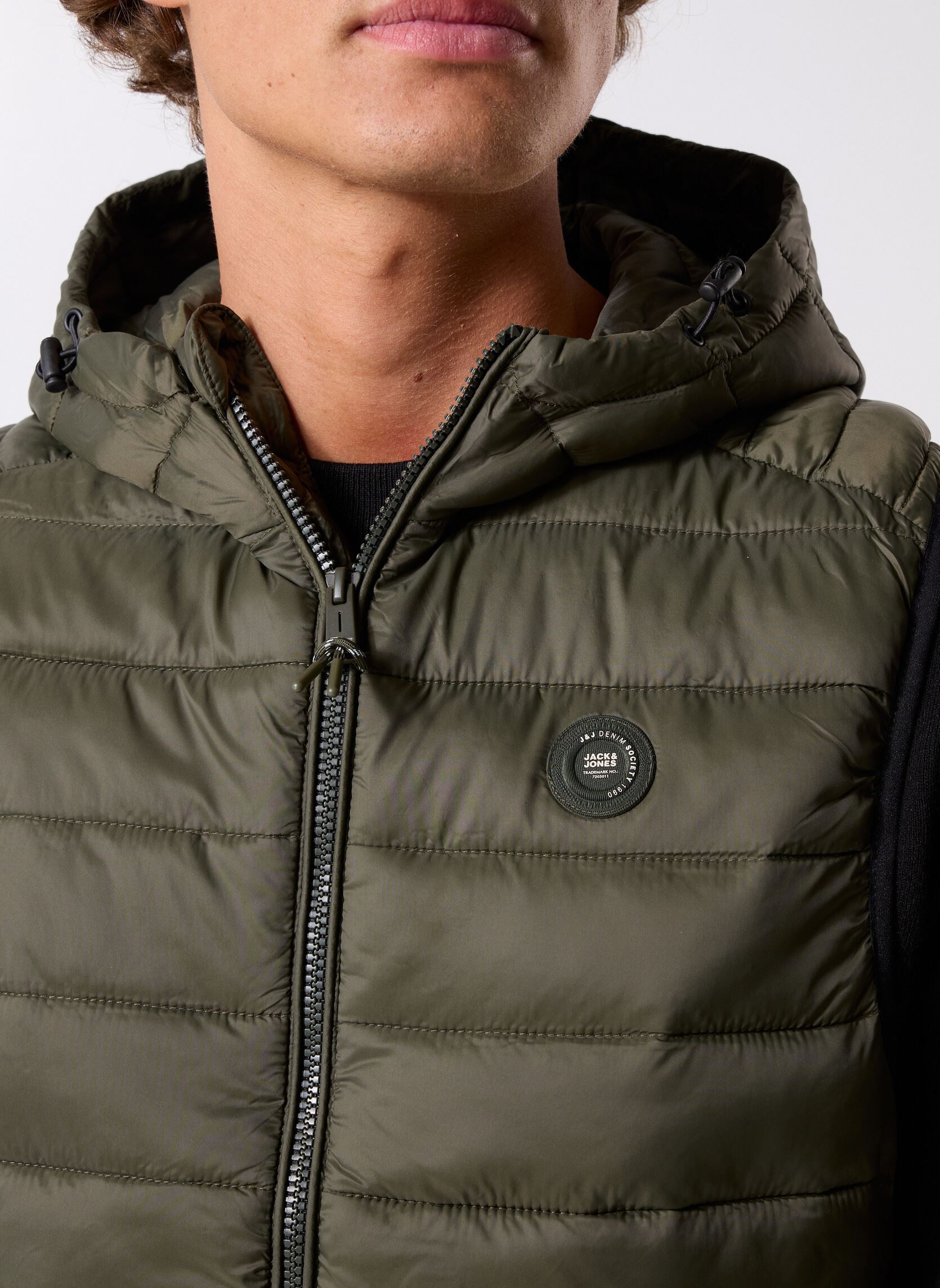 Doudounes sans manches Jjebradley Light Bodywarmer Hood homme vert Jack & Jones Doudounes sans manches Jjebradley Light Bodywarmer Hood homme vert ROSIN