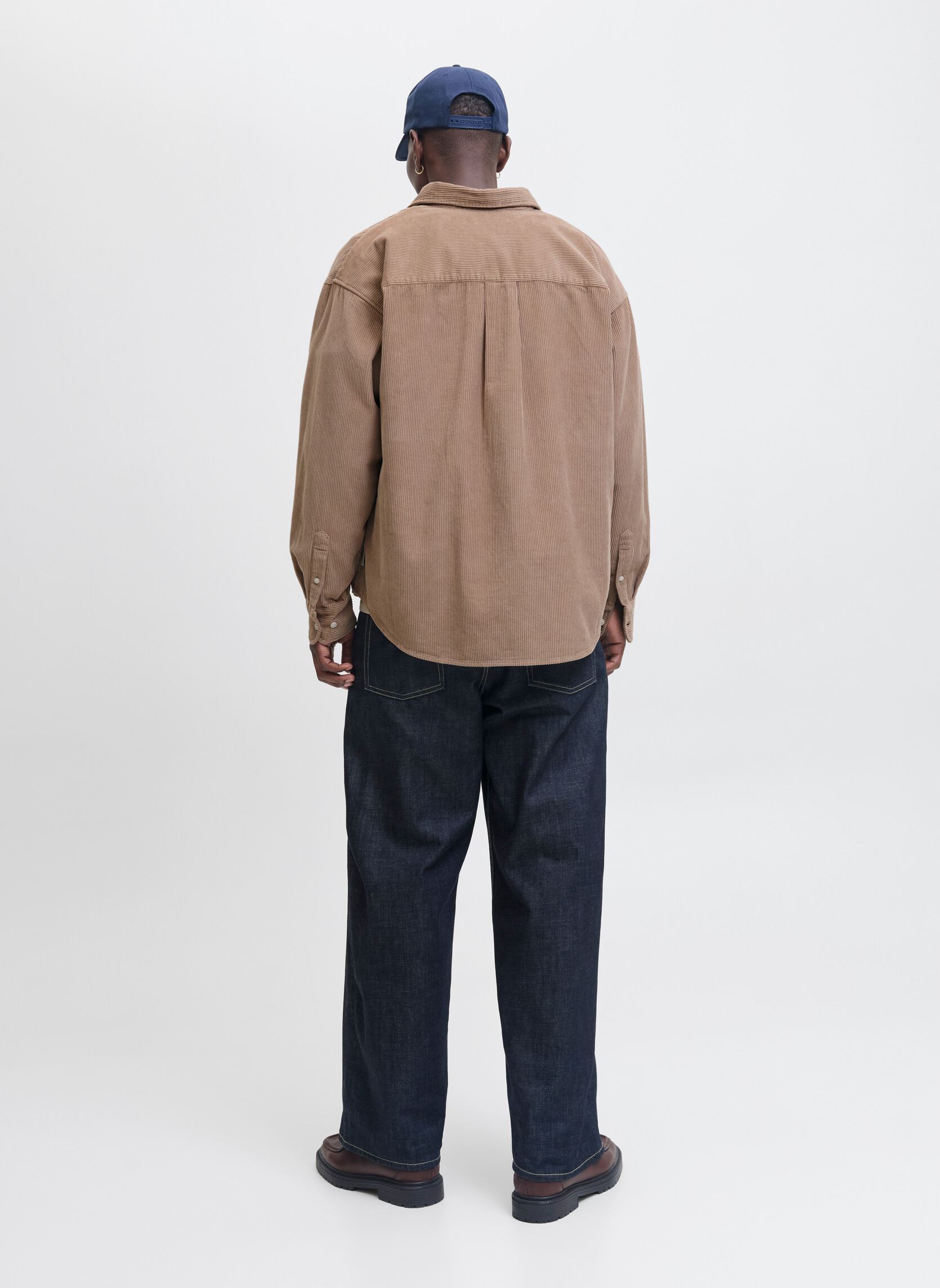 Hemden Jorinwood Oversized Cord Shirt Ls heren bruin Jack & Jones Hemden Jorinwood Oversized Cord Shirt Ls heren bruin MOCHA MERINGUE