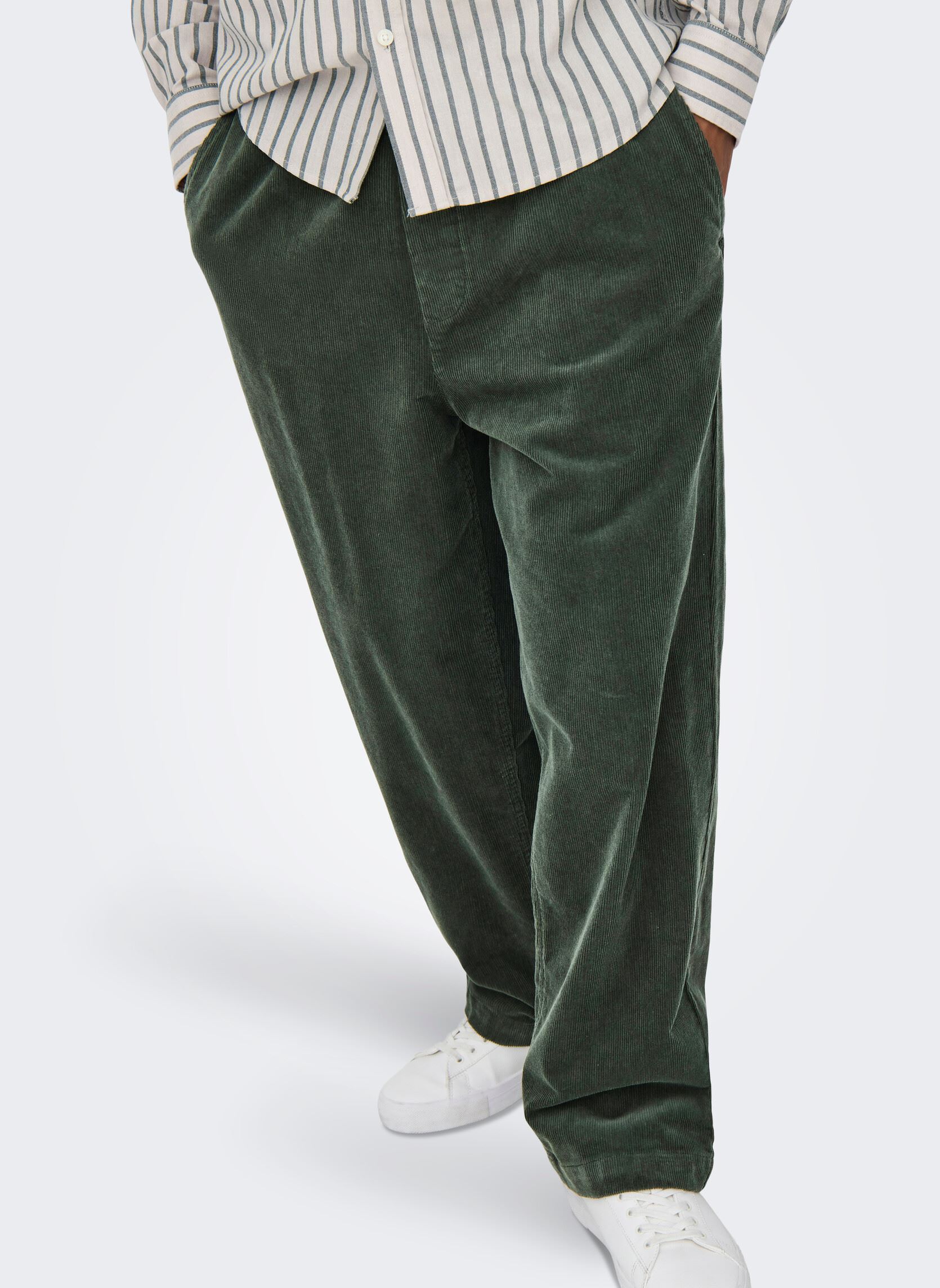 Wijde broeken ONSFADE LOOSE 0188 STRING CORD PANT heren groen Only & Sons Wijde broeken ONSFADE LOOSE 0188 STRING CORD PANT heren groen CASTOR GRAY