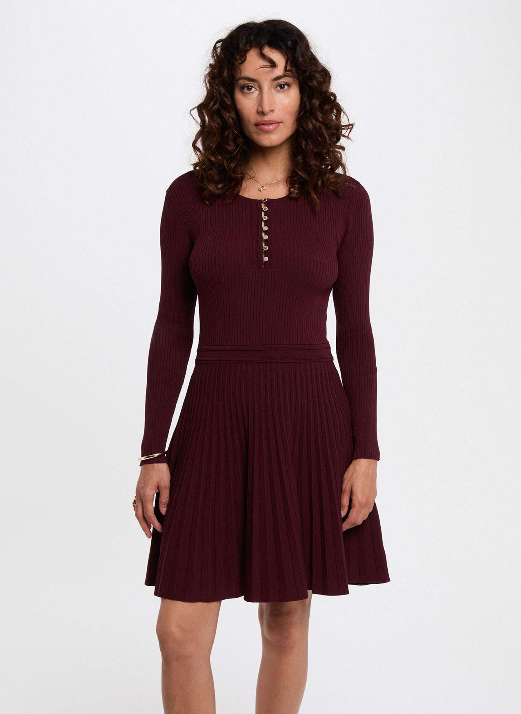 Robe courte cintrée femme