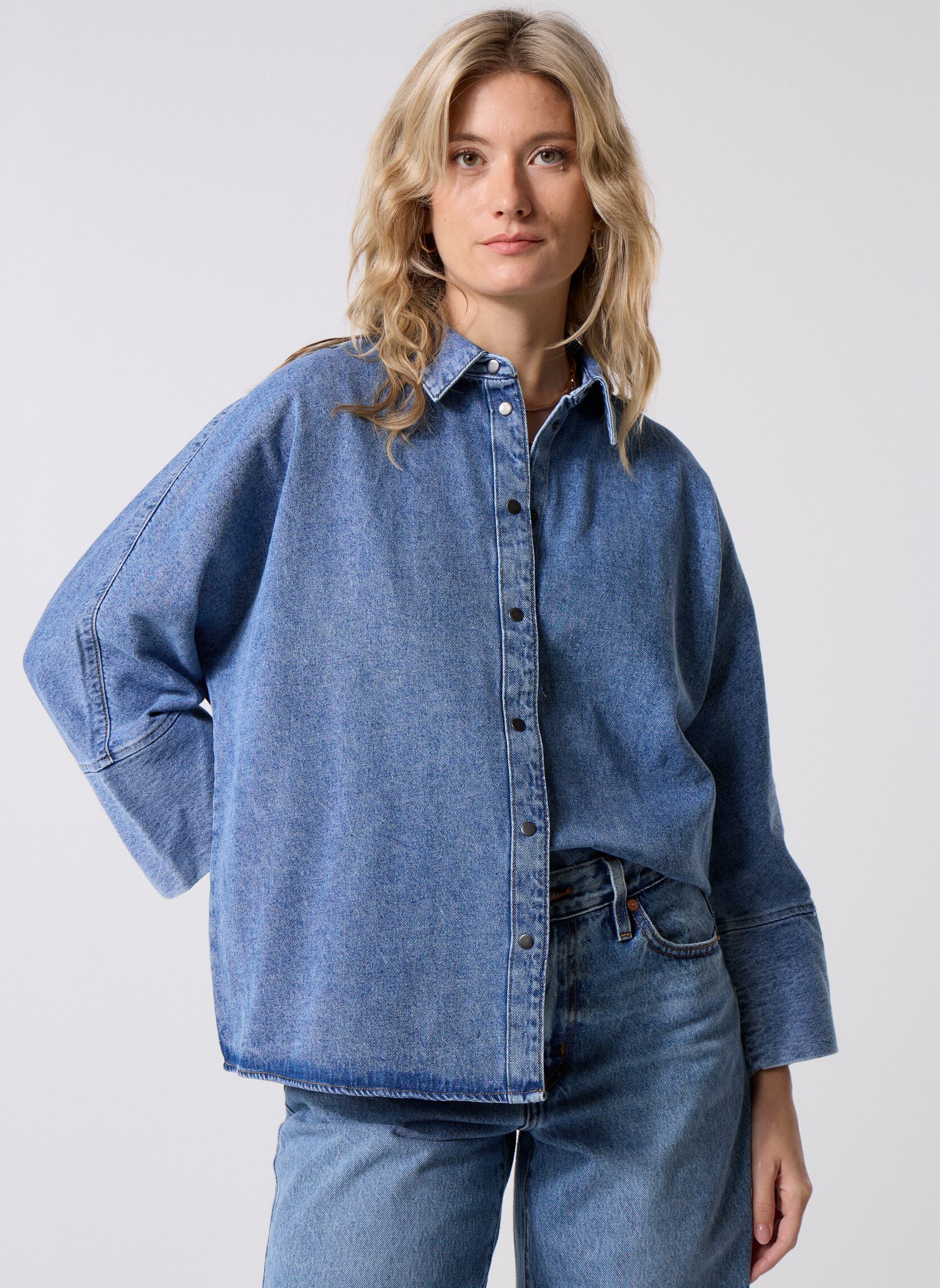 Langarm-Hemden BYKAPUCA DENIM SHIRT - damen blau B-Young Langarm-Hemden BYKAPUCA DENIM SHIRT - damen blau Mid Blue Denim