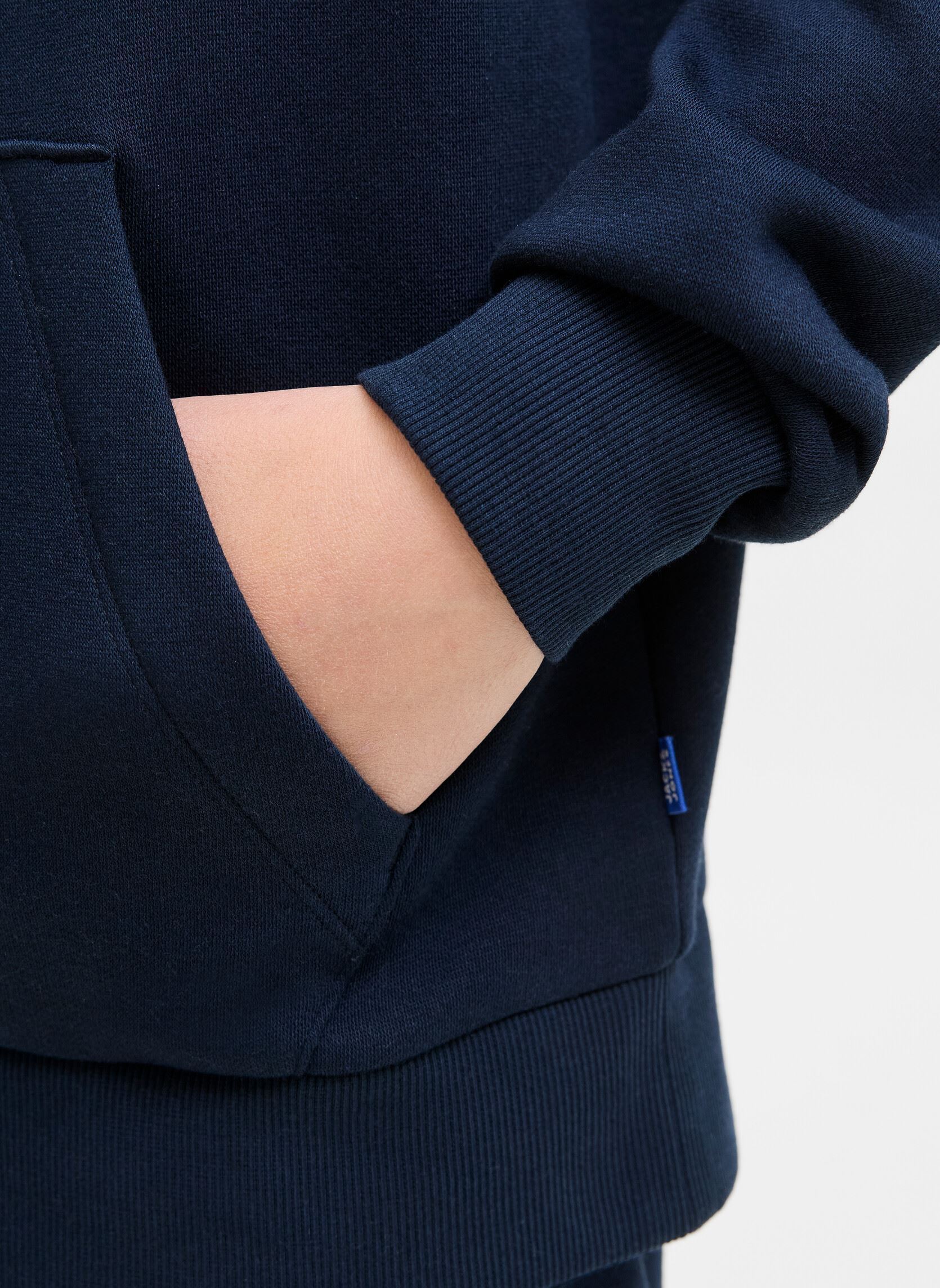 Hoodies Jjelogo Sweat Hood 2 Col 25/26 Noos Jnr jongens blauw Jack & Jones Hoodies Jjelogo Sweat Hood 2 Col 25/26 Noos Jnr jongens blauw SKY CAPTAIN