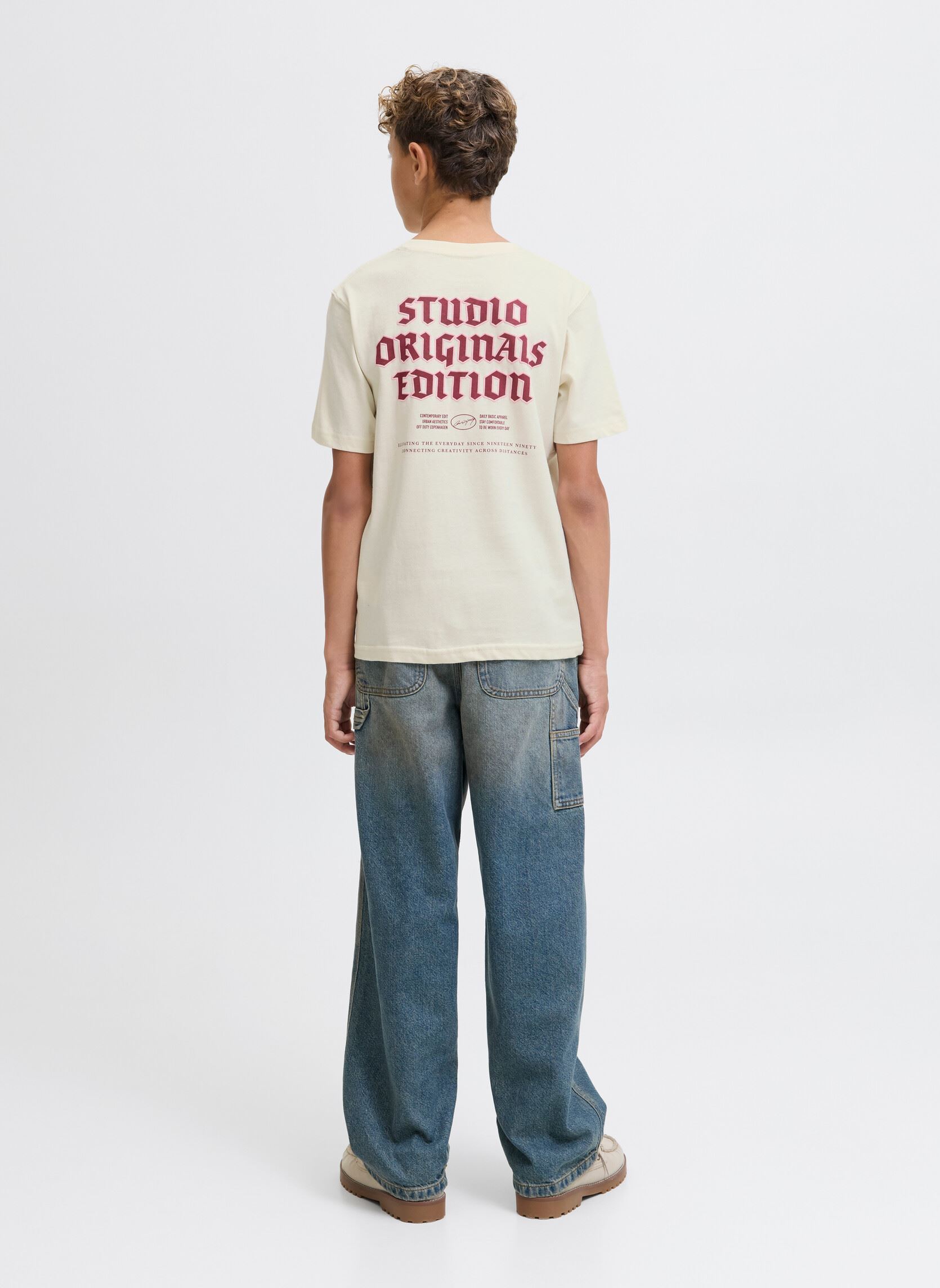 T-shirt a maniche corte Jormeadows Typo Tee Ss Crew Neck Jnr bambino bianco Jack & Jones T-shirt a maniche corte Jormeadows Typo Tee Ss Crew Neck Jnr bambino bianco ANTIQUE WHITE