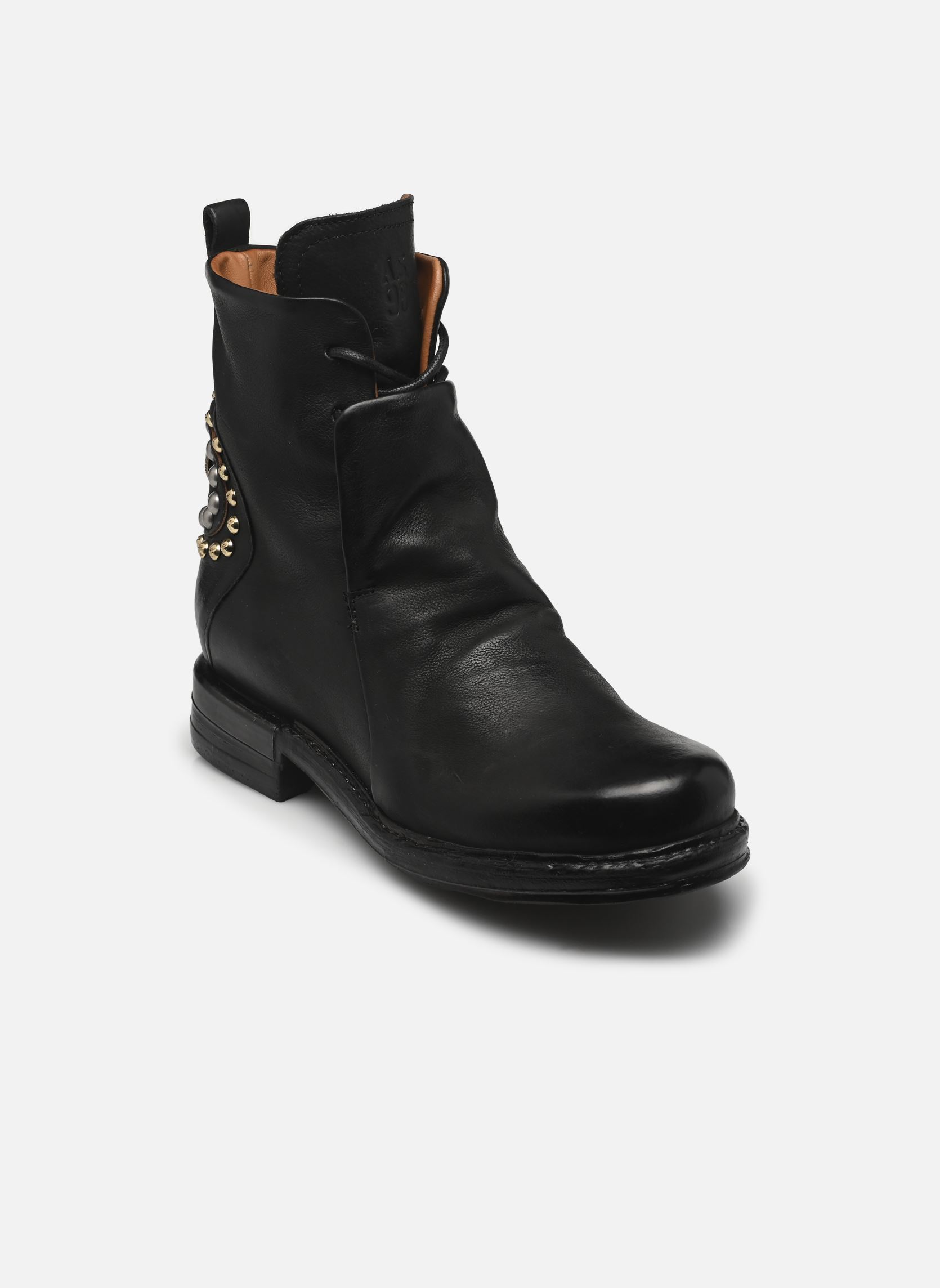Stivaletti Bassi in Pelle con Fibbia | Scarpe Yokono Inverno 2023-24