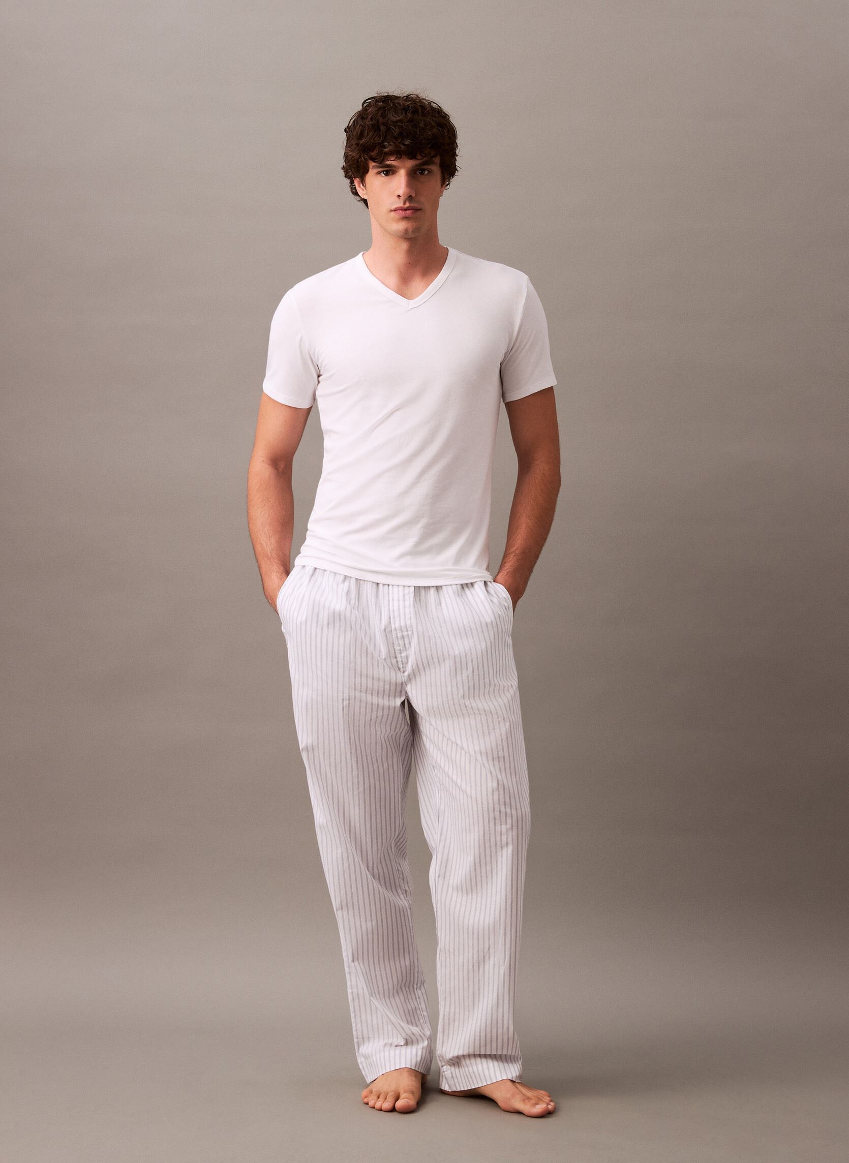 Tee-shirts manches courtes S/S V Neck 3Pk LV00NB4186 homme blanc Calvin Klein Tee-shirts manches courtes S/S V Neck 3Pk LV00NB4186 homme blanc WHITE