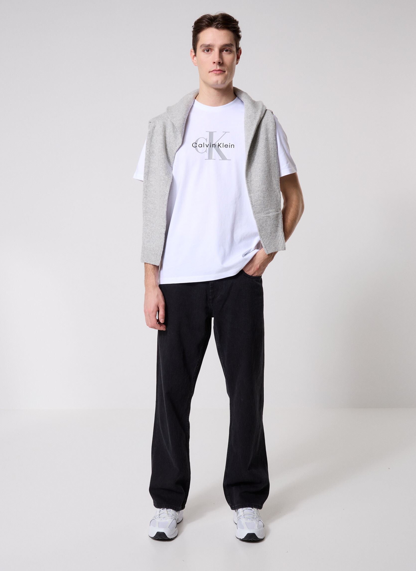 Tee-shirts manches courtes Ss Hero Monologo Tee LV04RB862G homme blanc Calvin Klein Jeans Tee-shirts manches courtes Ss Hero Monologo Tee LV04RB862G homme blanc WHITE